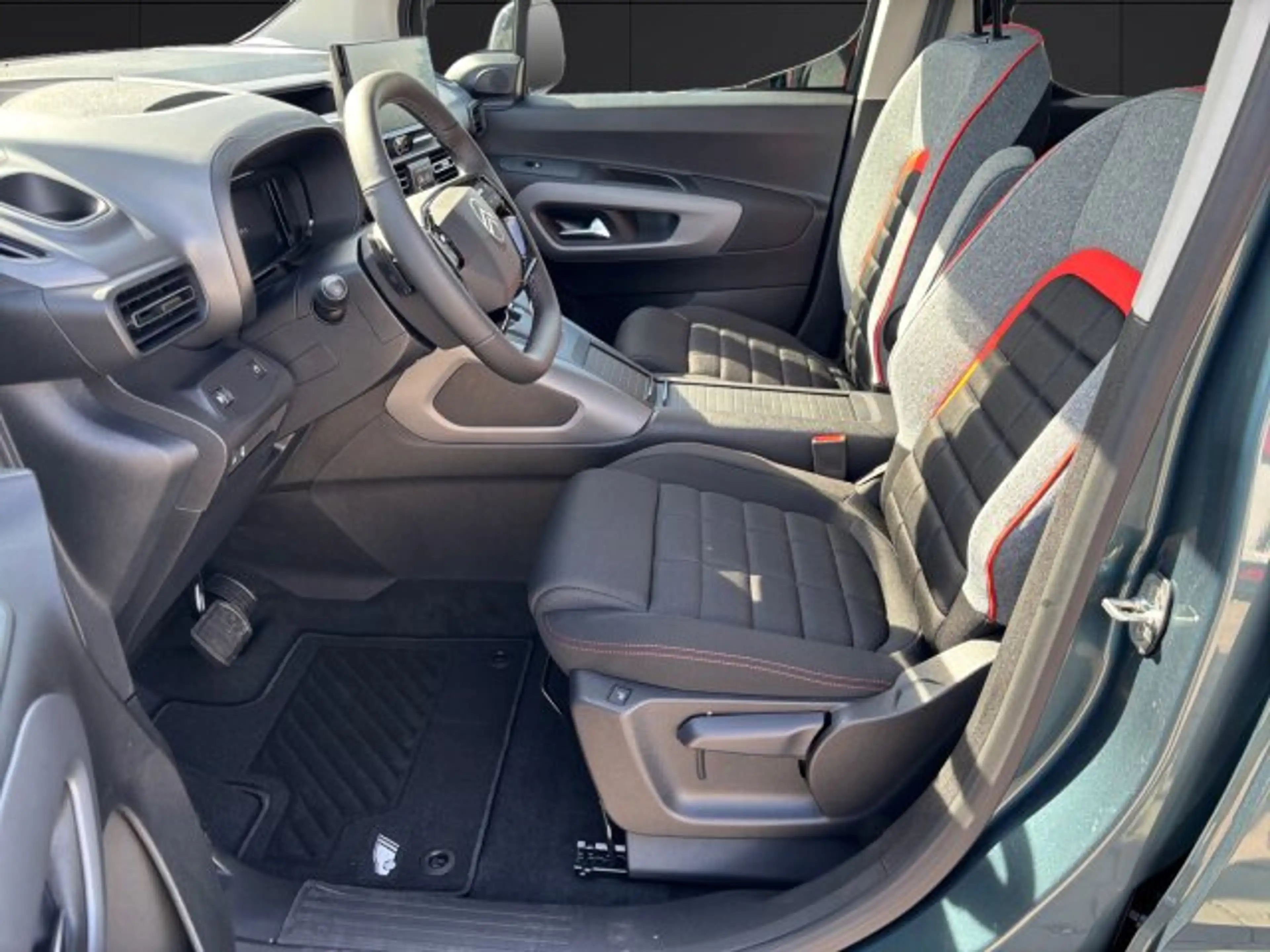 Citroen Berlingo Berlingo M 130 MAX BAR +180°Kamera+Holiday+NAV+ — photo 8