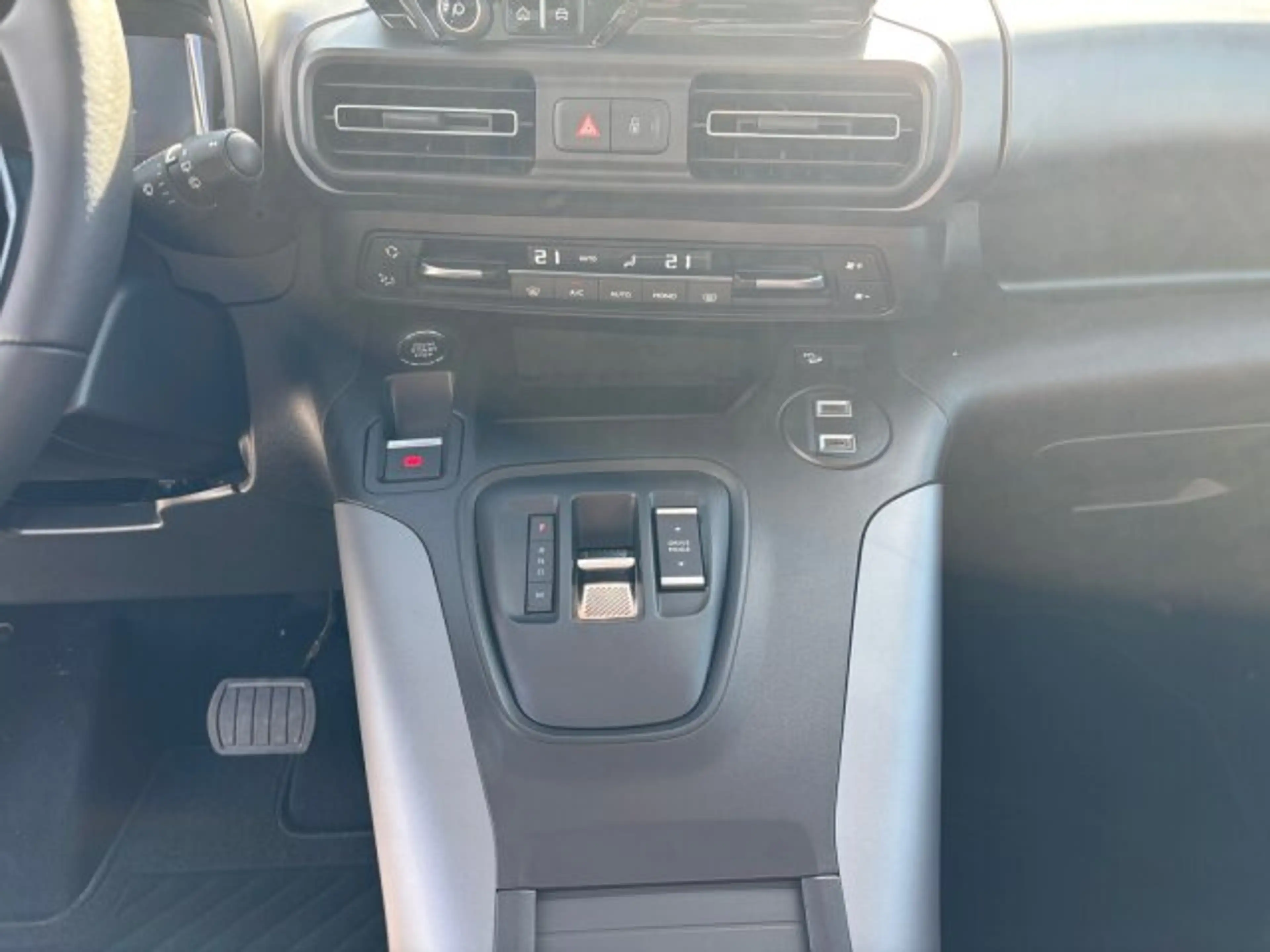 Citroen Berlingo Berlingo M 130 MAX BAR +180°Kamera+Holiday+NAV+ — photo 13