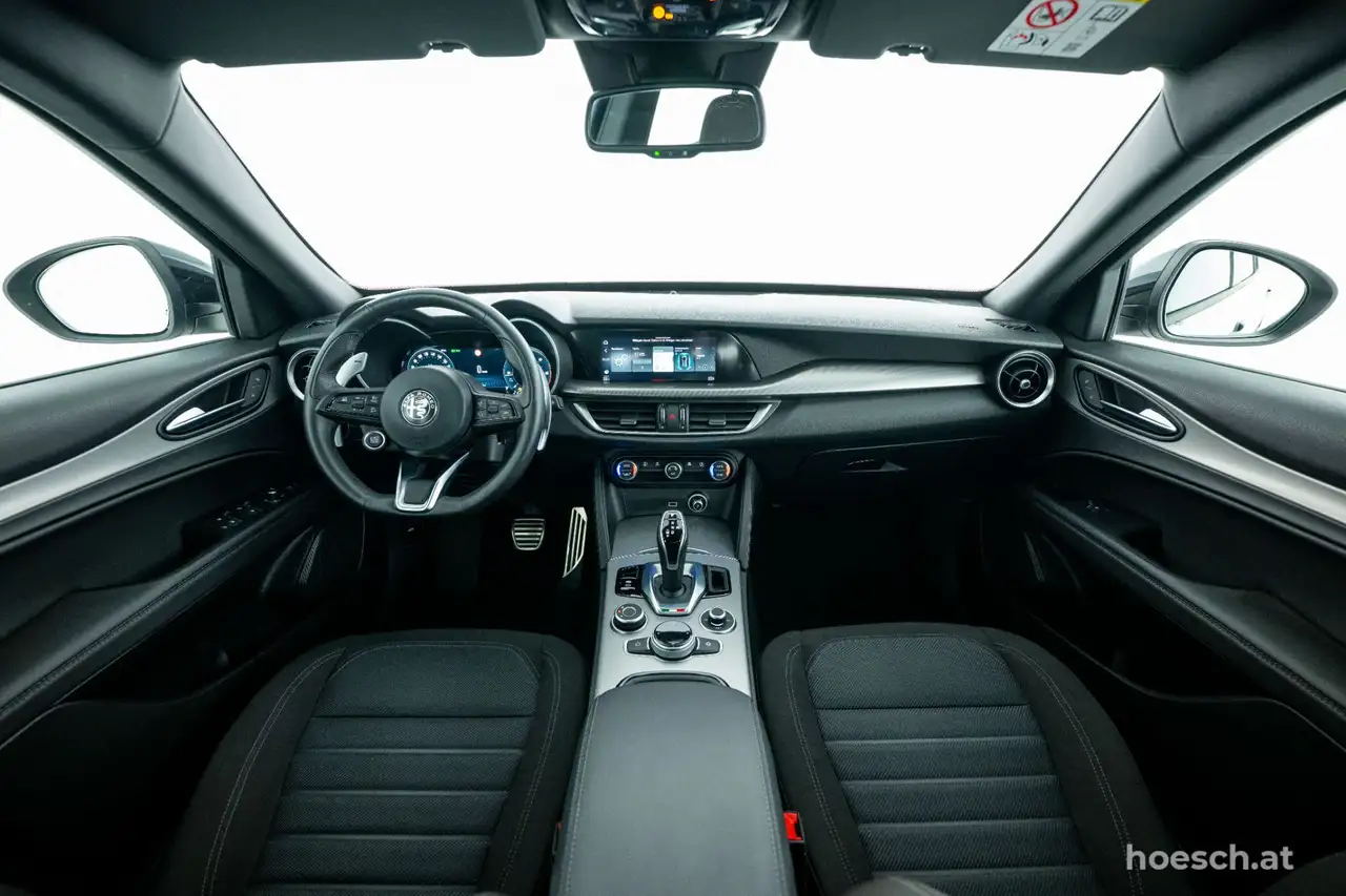 Alfa Romeo Stelvio 2024