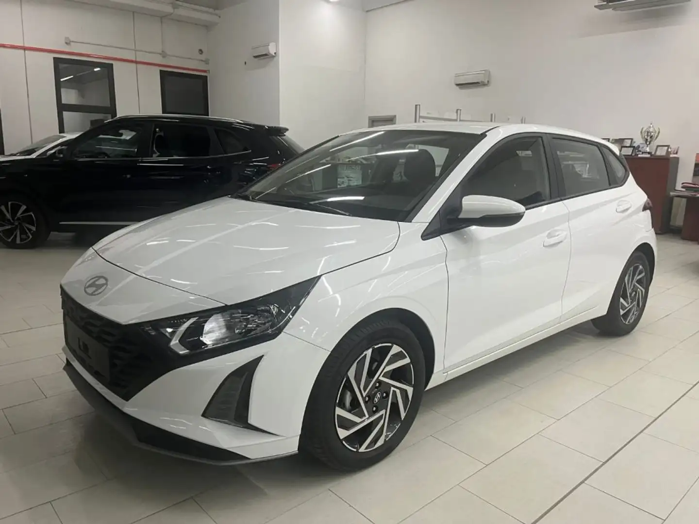 Hyundai i20 1.2 MPI MT GPL Connectline - 1