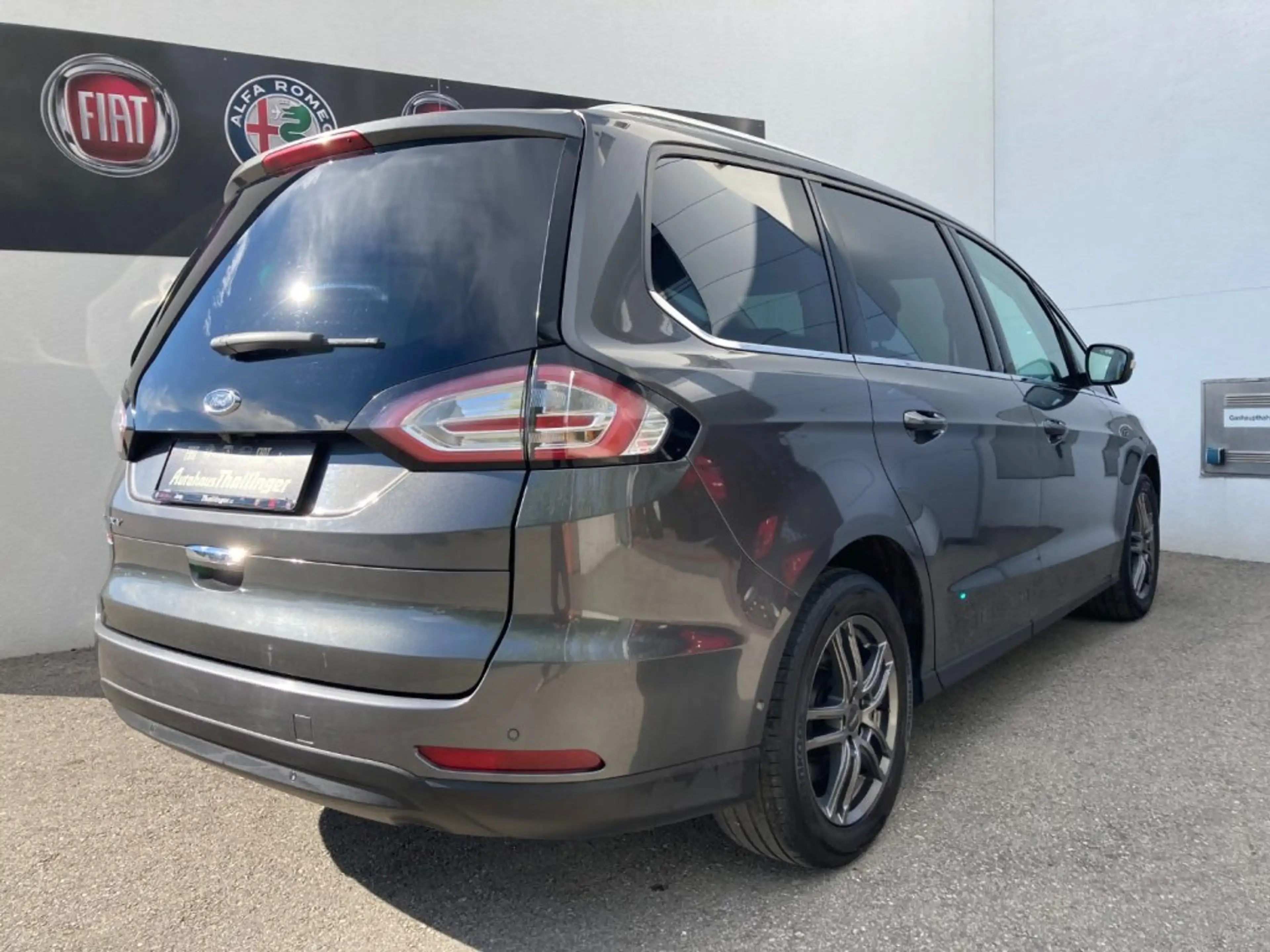 Ford Galaxy Titanium — photo 5