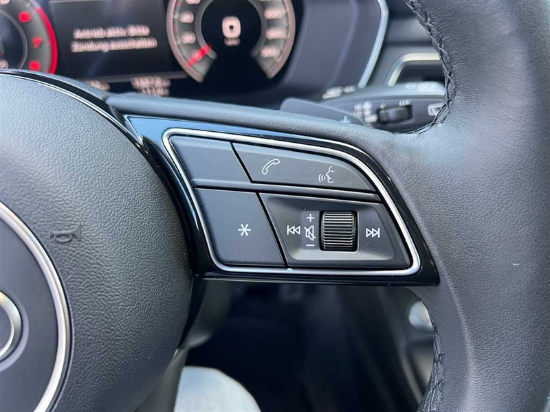 Audi A4 advanced 40 2.0 TFSI quattro S-tronic — photo 12