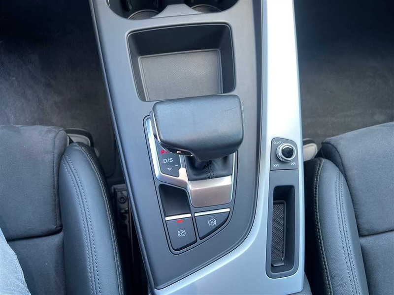 Audi A4 advanced 40 2.0 TFSI quattro S-tronic — photo 11