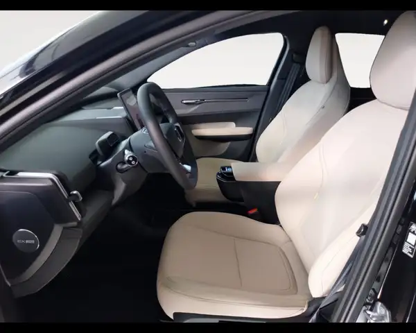 Volvo Ex30 view 9