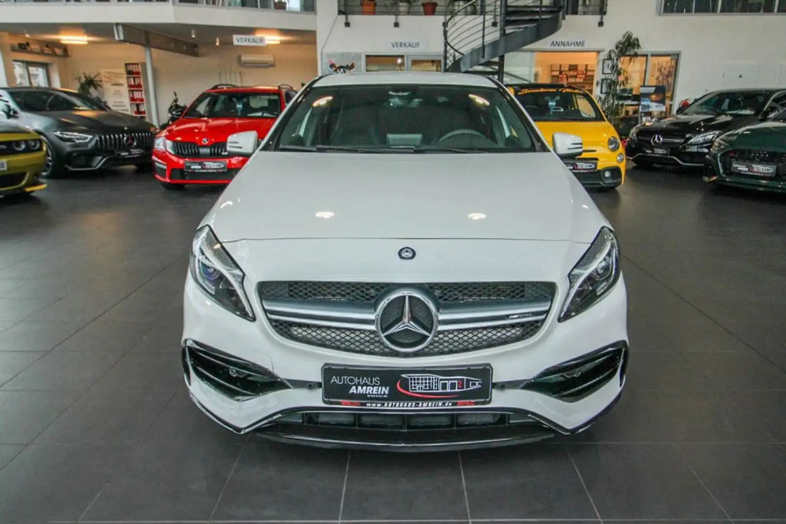 Mercedes-Benz A 45 AMG 4Matic/BUSINESS/LED/SHZ/RFK/NAVI/KEYLES Weiß - 2