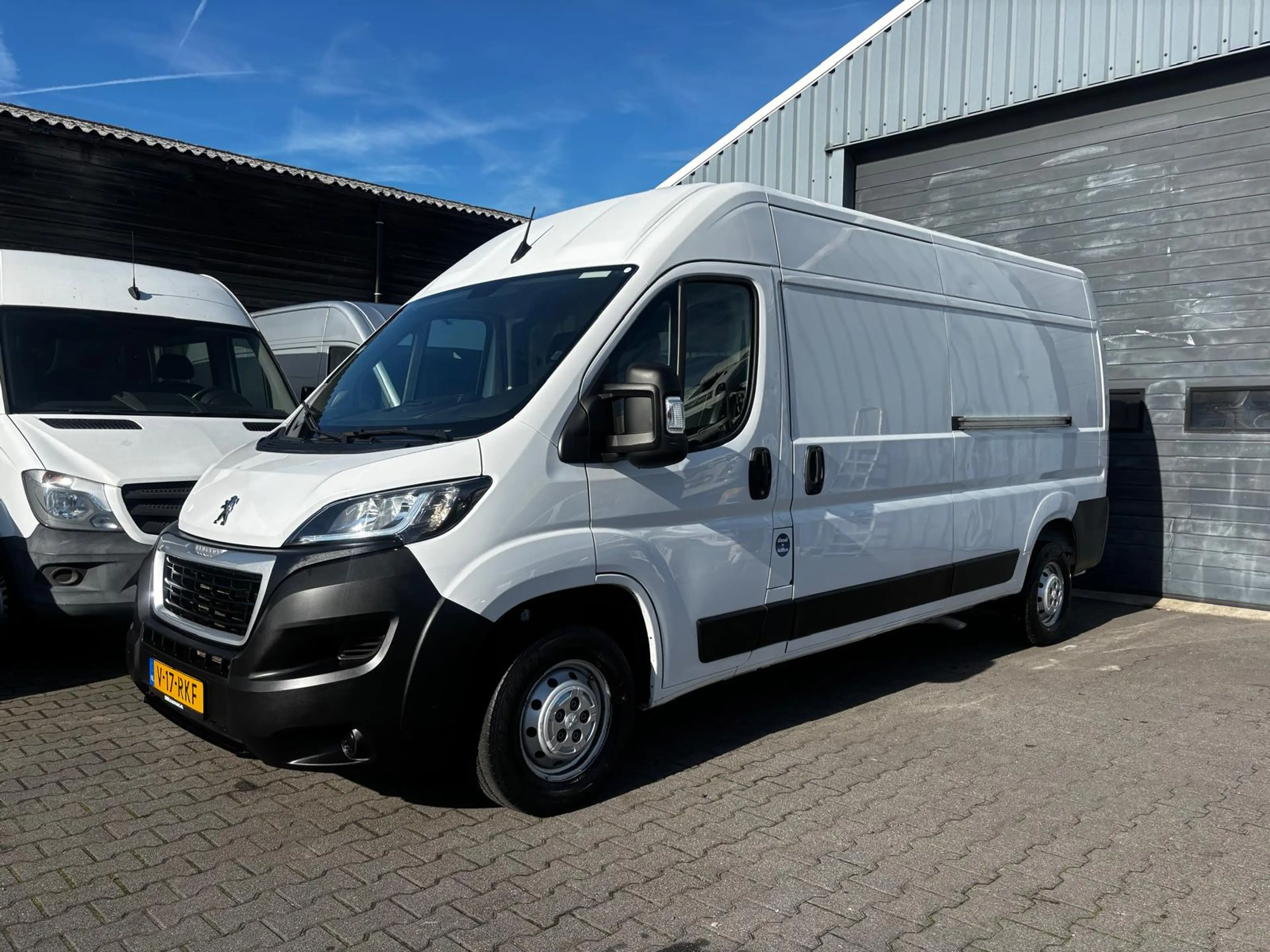 Peugeot Boxer 2.2 BlueHDI L3 H2 Airco Navi 2x Schuifdeur!