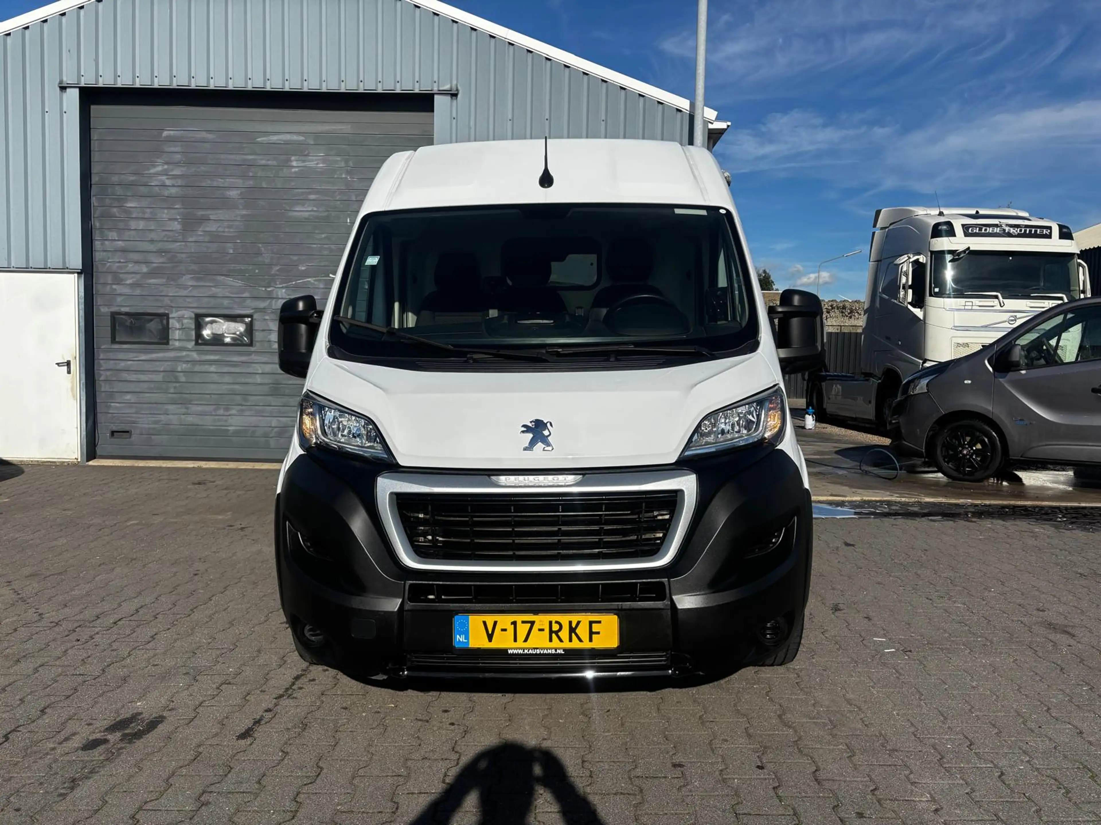 Peugeot Boxer 2.2 BlueHDI L3 H2 Airco Navi 2x Schuifdeur! — photo 2