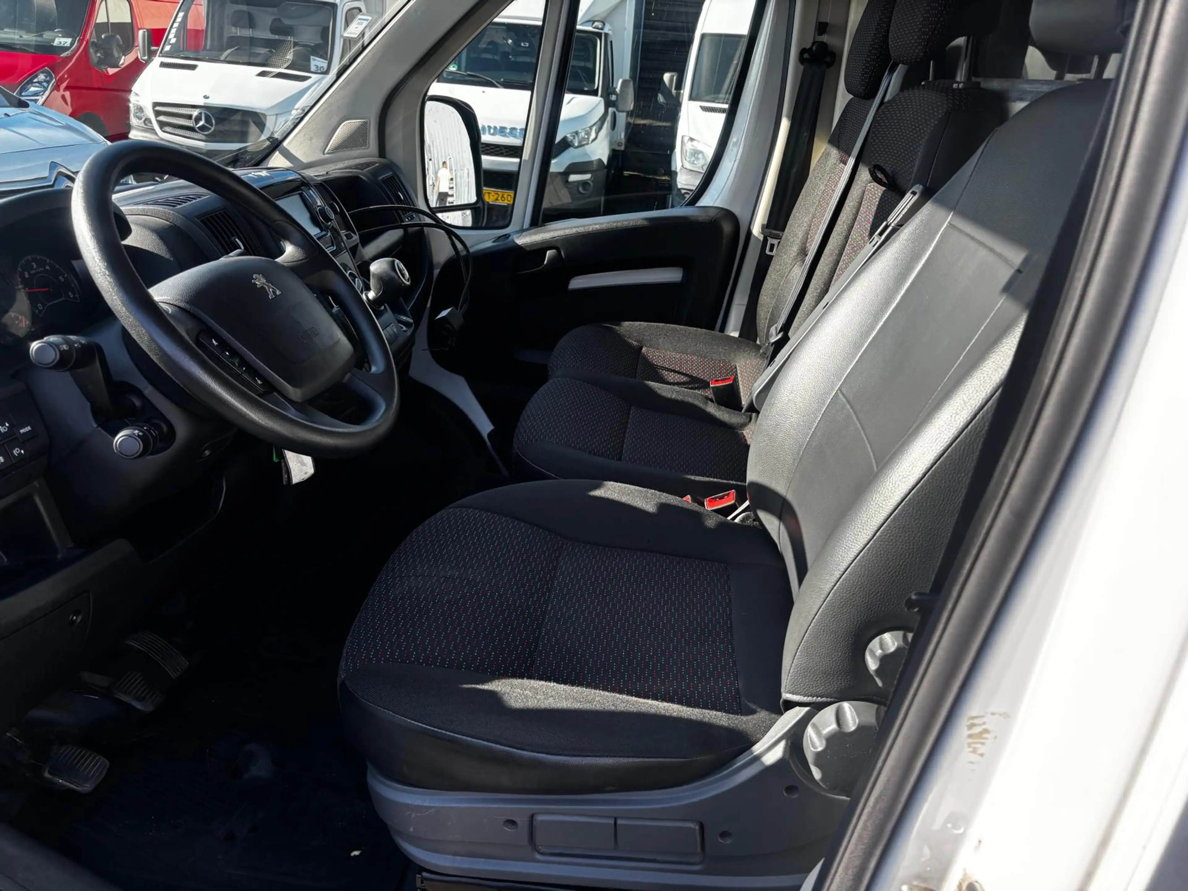 Peugeot Boxer 2.2 BlueHDI L3 H2 Airco Navi 2x Schuifdeur! — photo 11