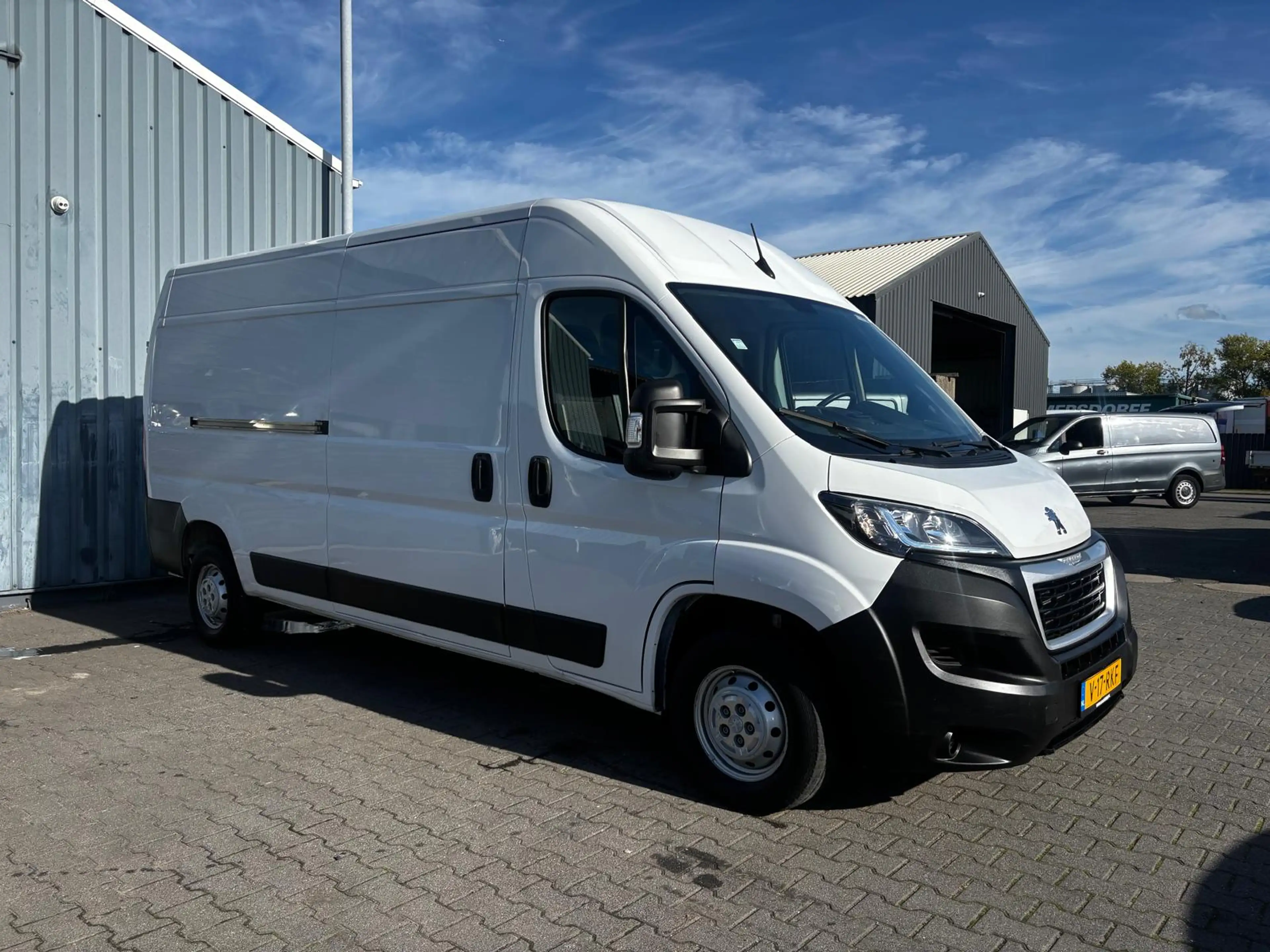 Peugeot Boxer 2.2 BlueHDI L3 H2 Airco Navi 2x Schuifdeur! — photo 3