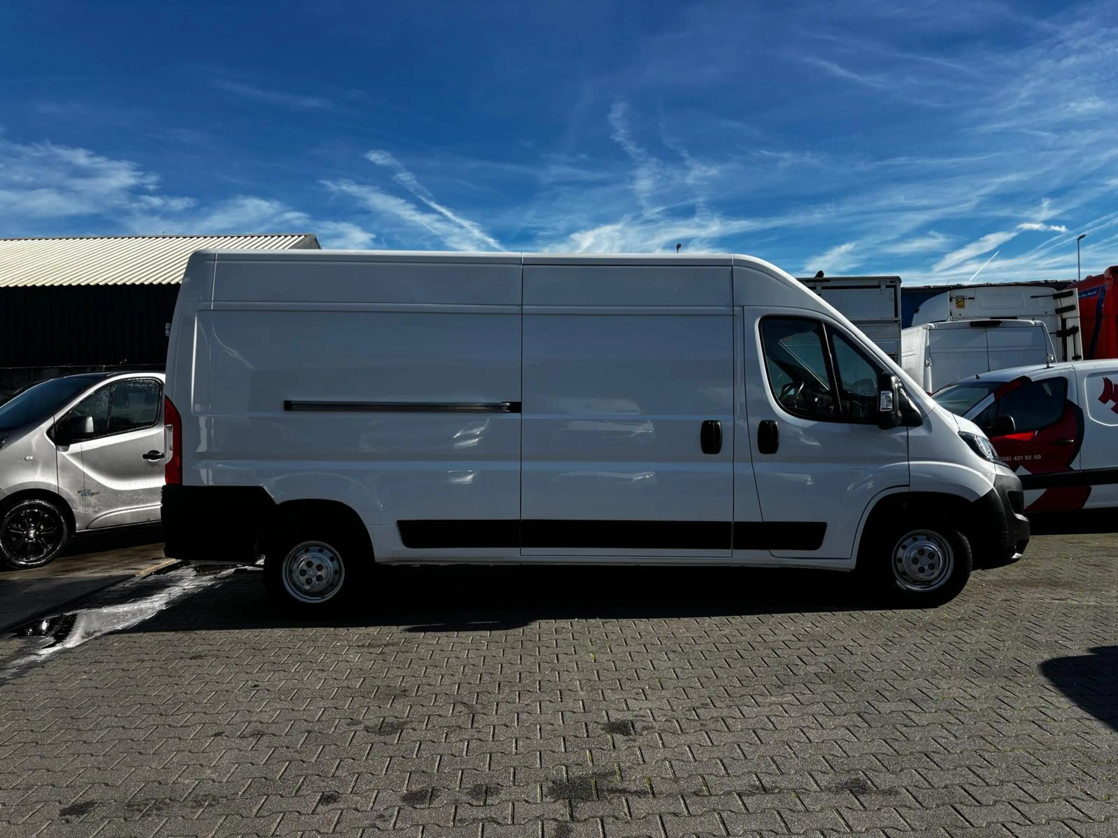 Peugeot Boxer 2.2 BlueHDI L3 H2 Airco Navi 2x Schuifdeur! — photo 4