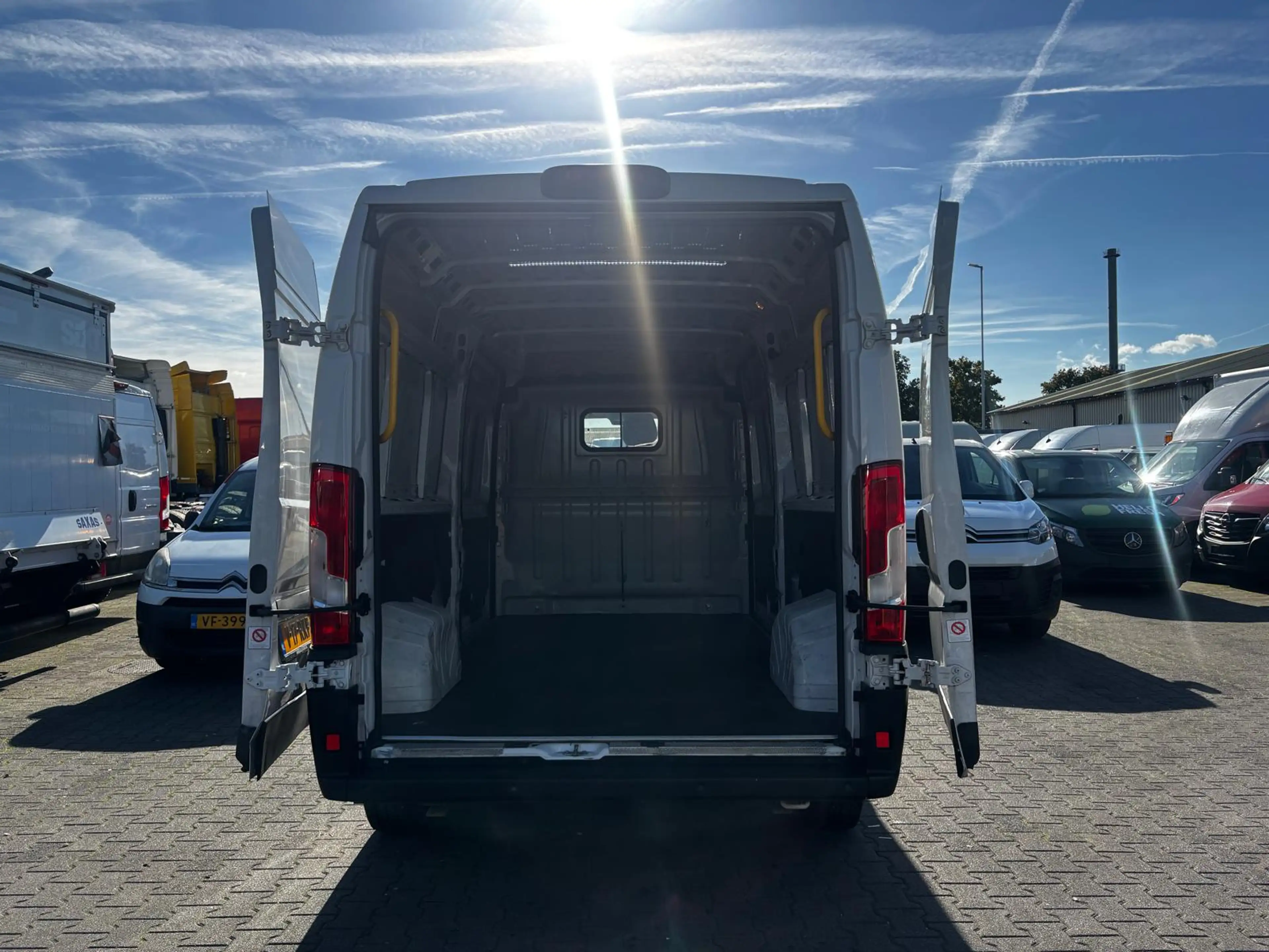 Peugeot Boxer 2.2 BlueHDI L3 H2 Airco Navi 2x Schuifdeur! — photo 10
