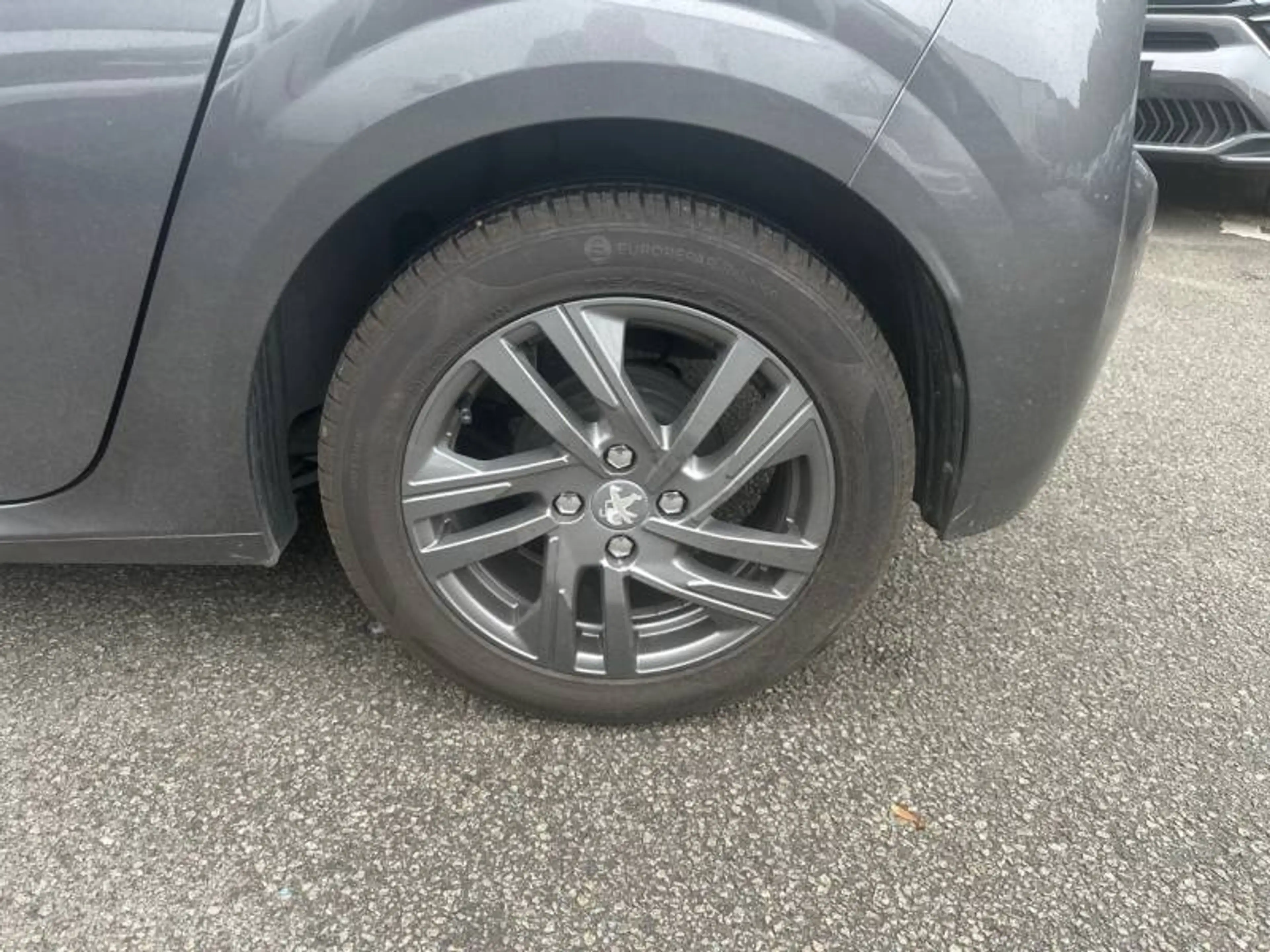 Peugeot 208 2 1.2 PureTech 100 MAN6 S&S Active Pack — photo 11