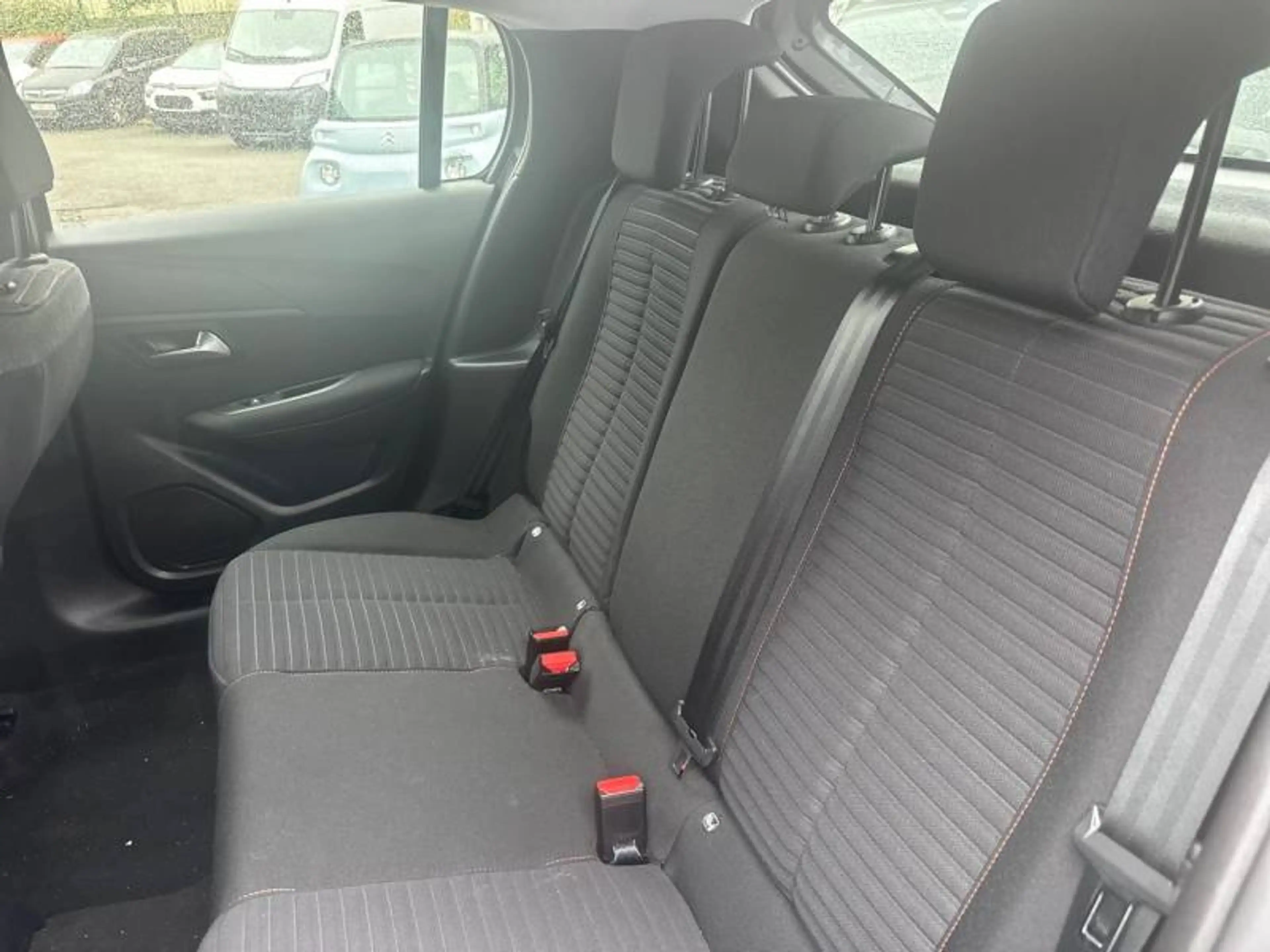 Peugeot 208 2 1.2 PureTech 100 MAN6 S&S Active Pack — photo 10