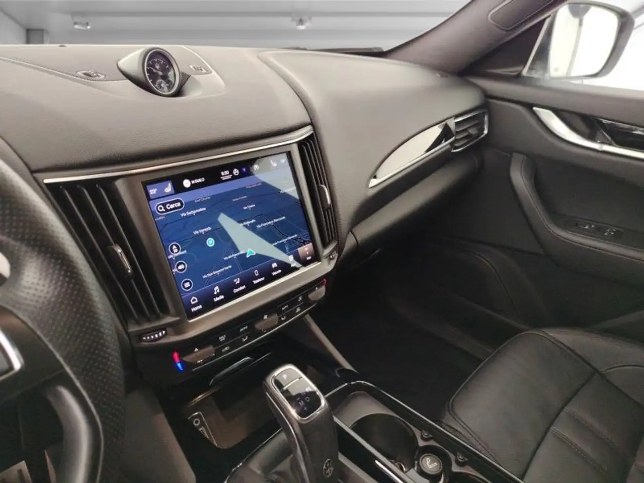 Maserati Levante 2021 — фото 15