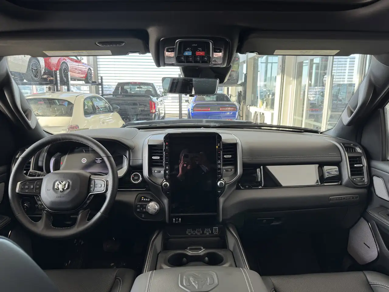 RAM 1500 снимка RAM 1500