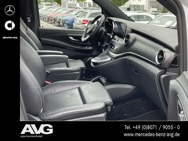 Mercedes-Benz V 300 view 11