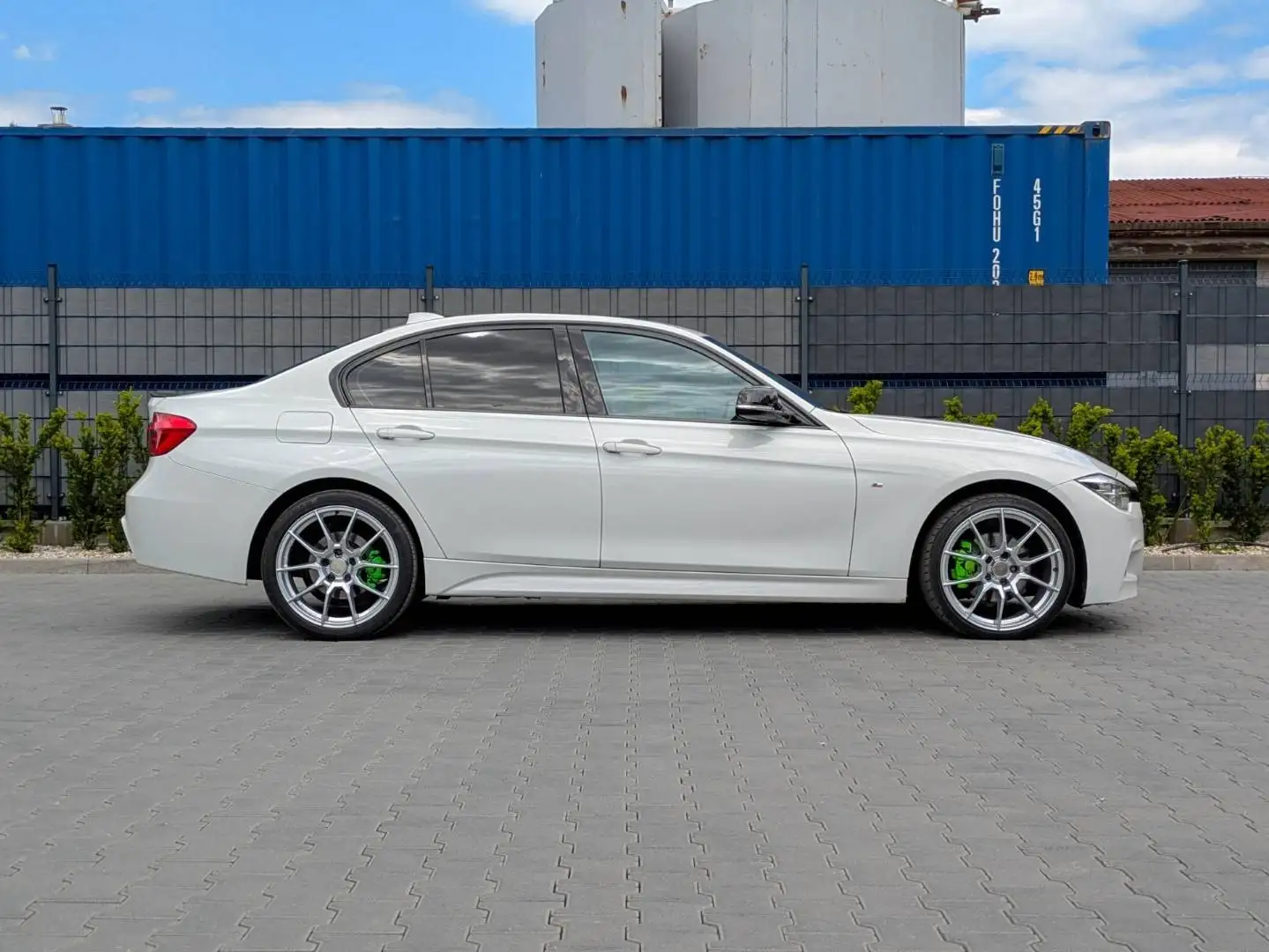BMW 320 320d Aut. xDrive M-Paket Beyaz - 2