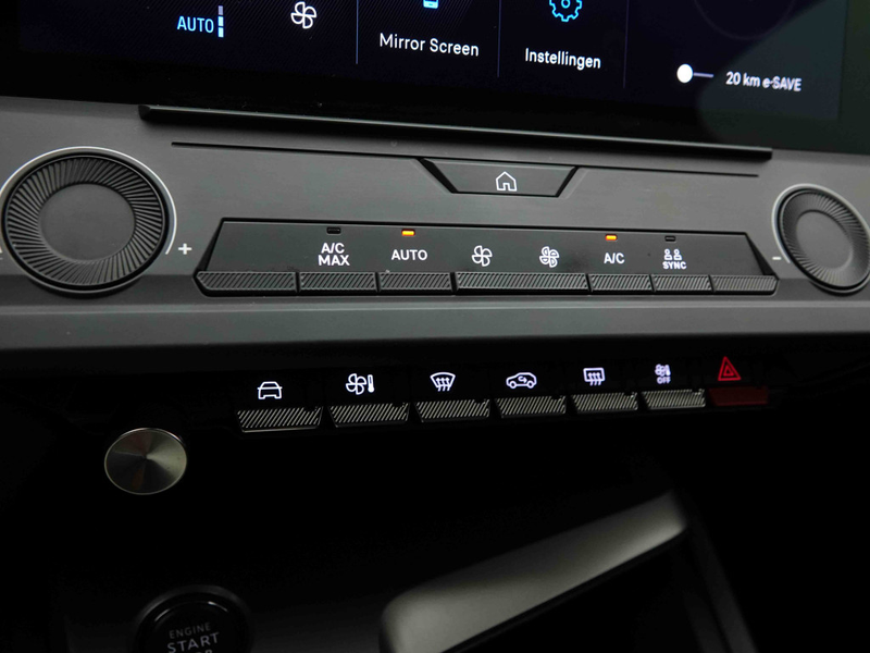 Peugeot 408 PHEV 225 | EV Range 60km | Allure | GPS | LED | Keyless | Camera — photo 13
