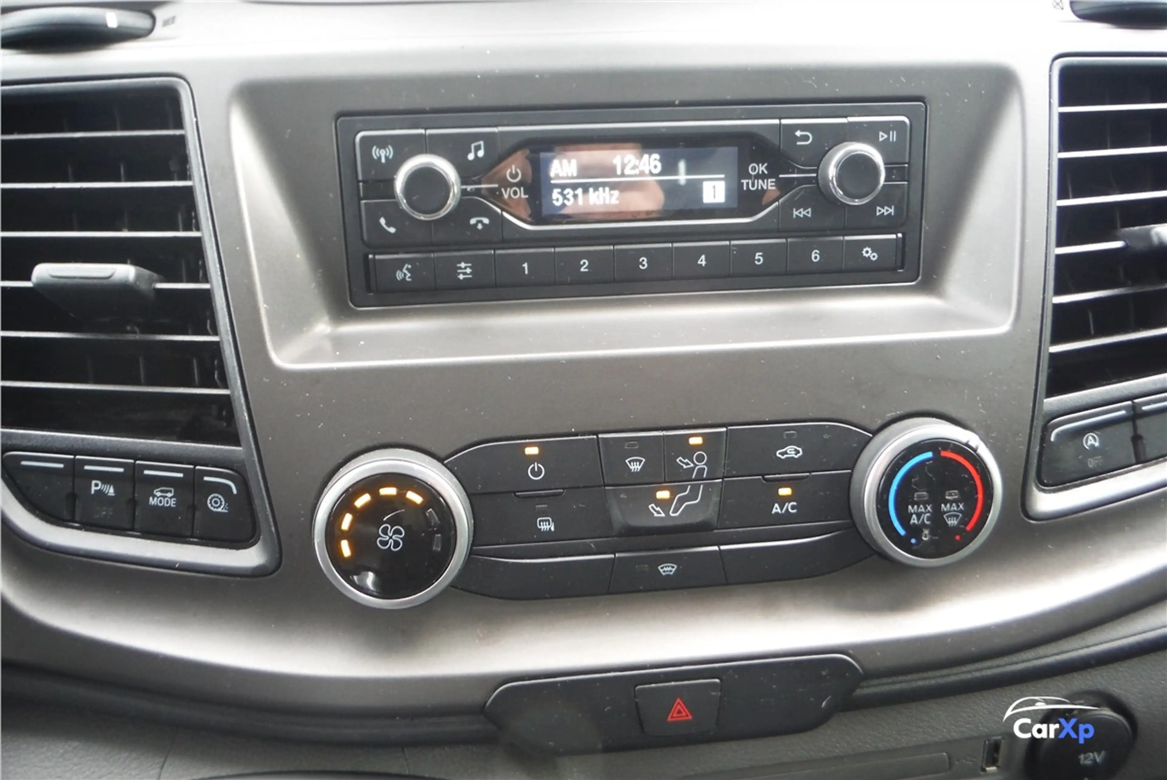 Ford Transit 2.0 TDCi — photo 8