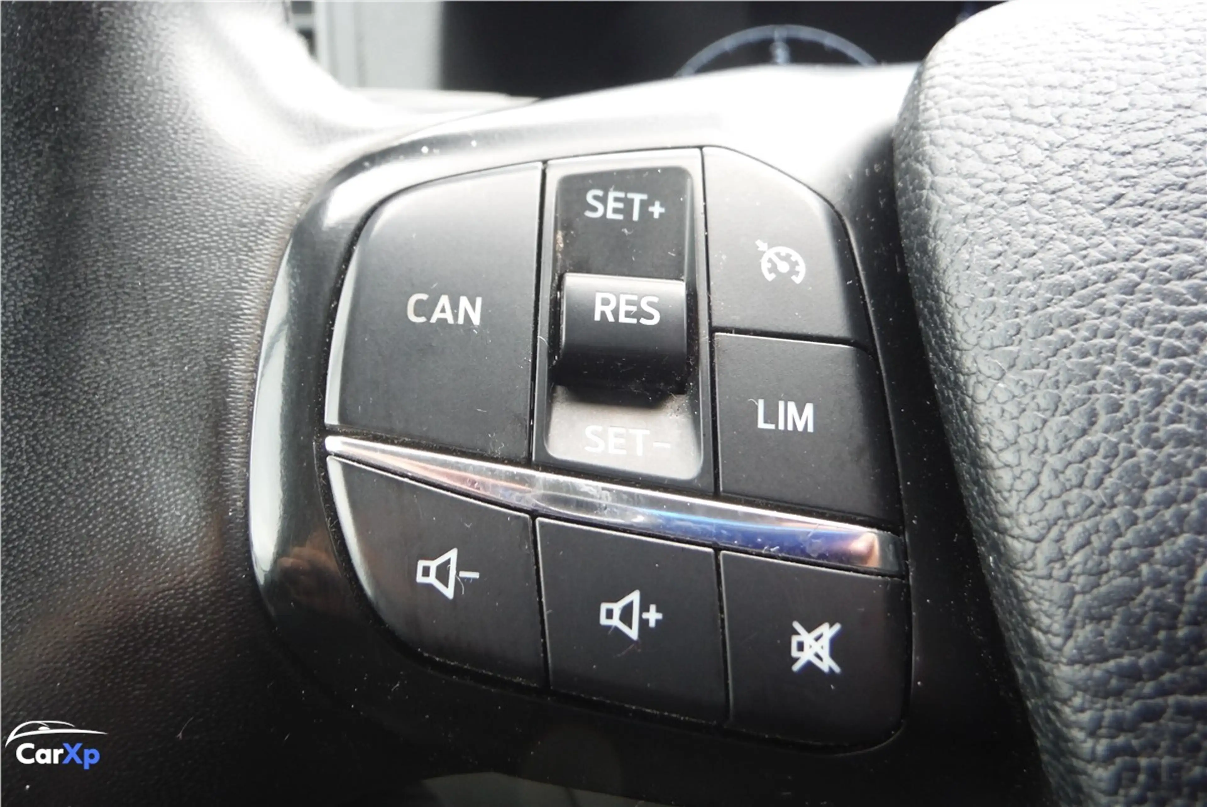 Ford Transit 2.0 TDCi — photo 11
