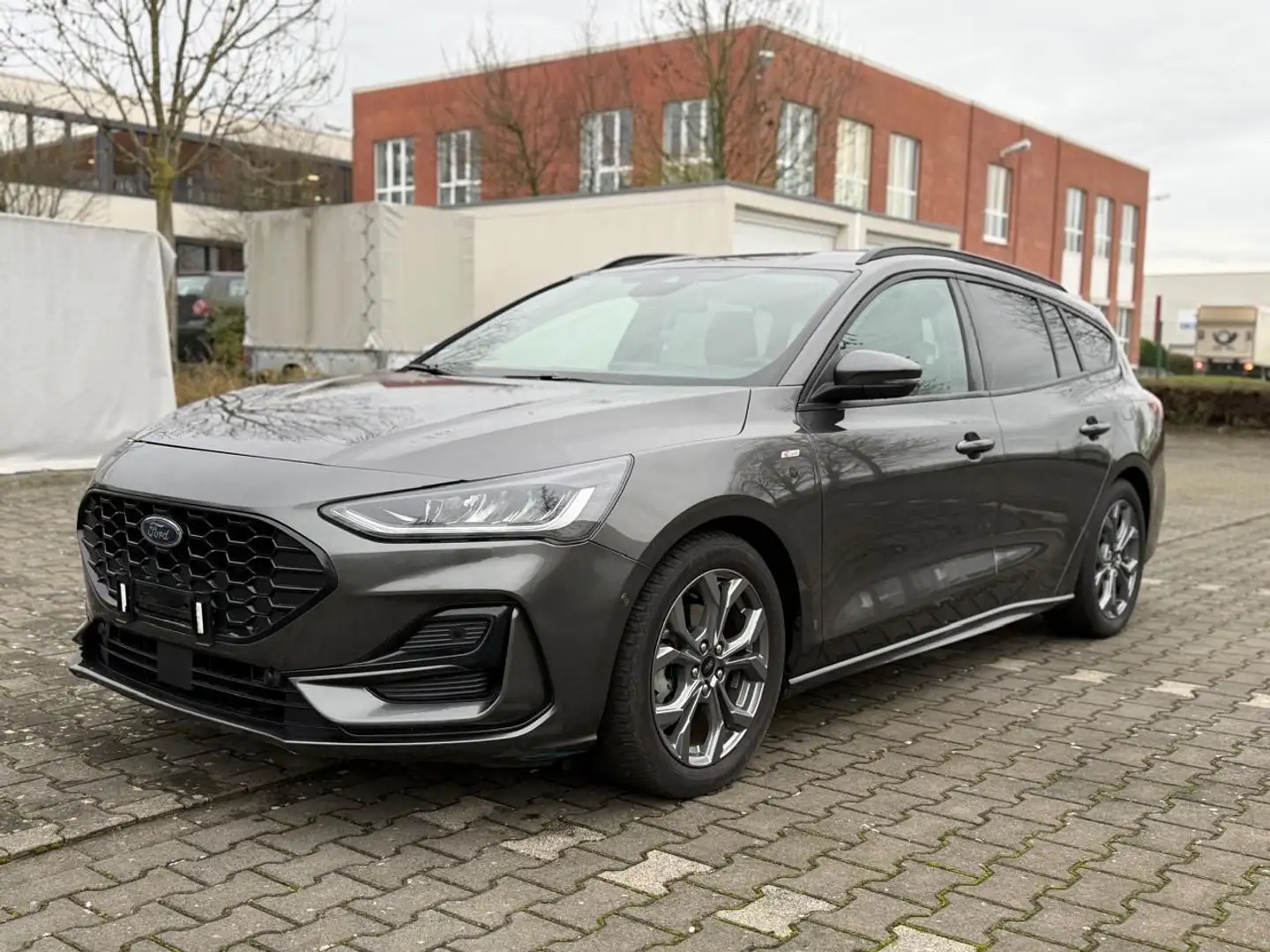 Ford Focus Turnier ST-Line X LED HUD KAMERA VIRTUELL Gris - 1