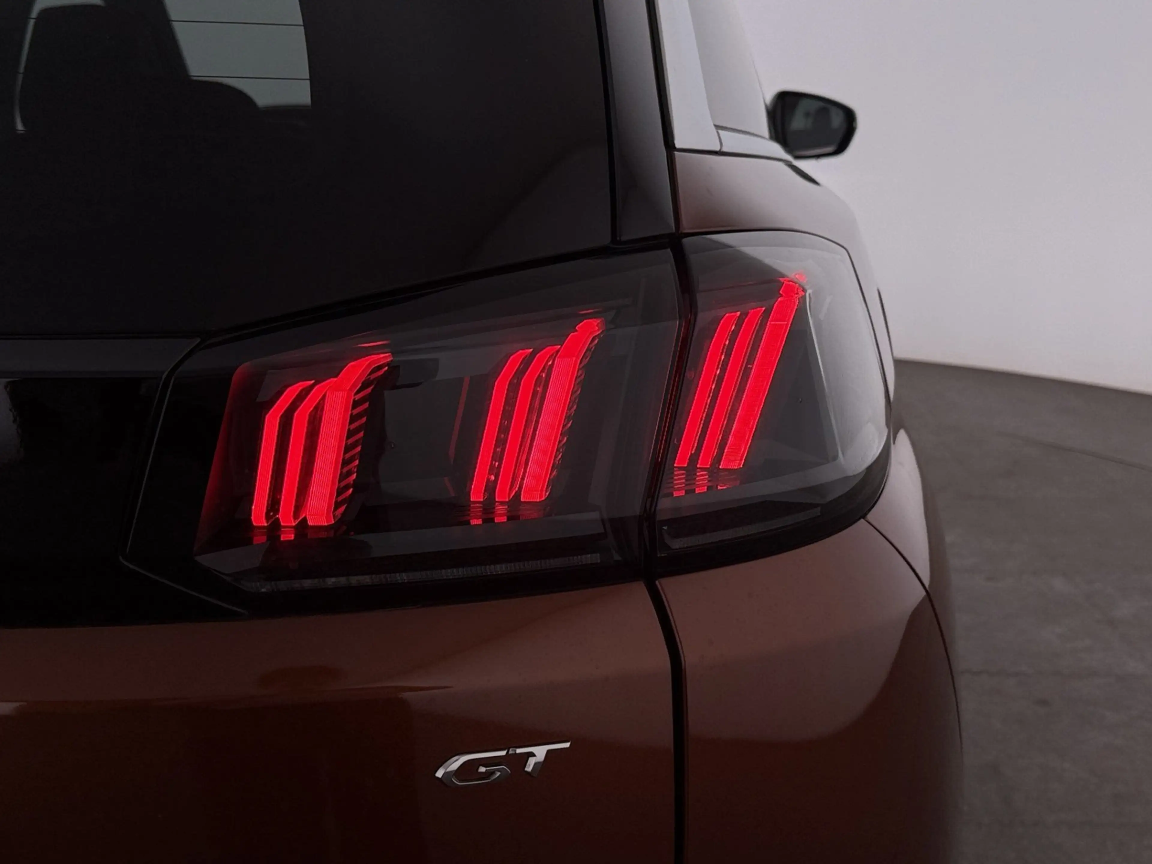 Peugeot 5008 1.5 BlueHDi 130 GT Aut 7-SITZER LED AHK NAVI — photo 12