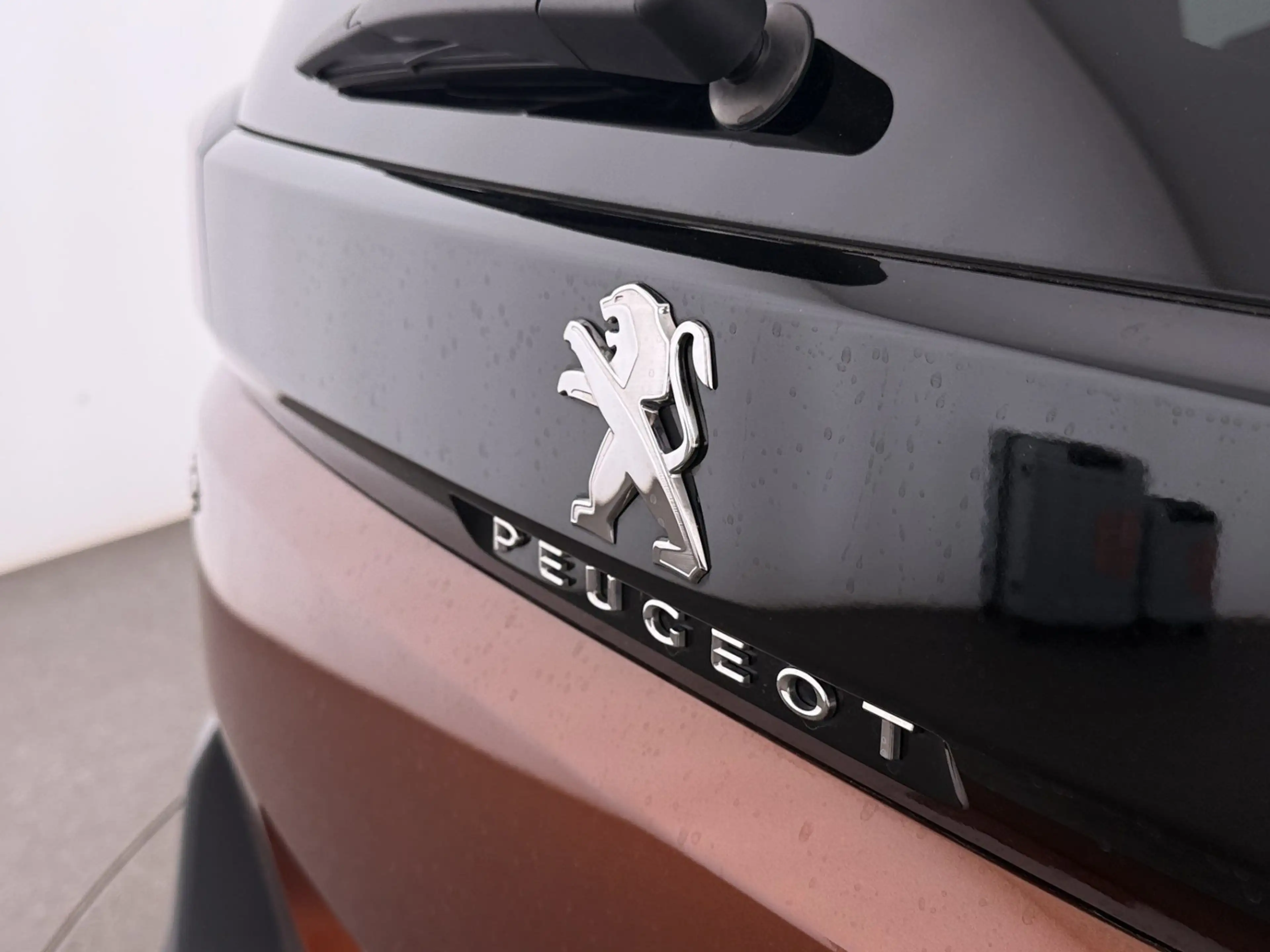 Peugeot 5008 1.5 BlueHDi 130 GT Aut 7-SITZER LED AHK NAVI — photo 11