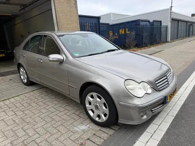 Mercedes-Benz C-Class view 5