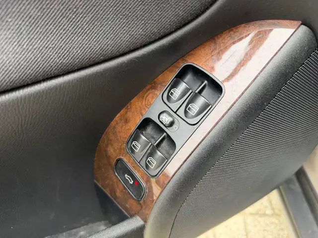Mercedes-Benz C-Class view 15