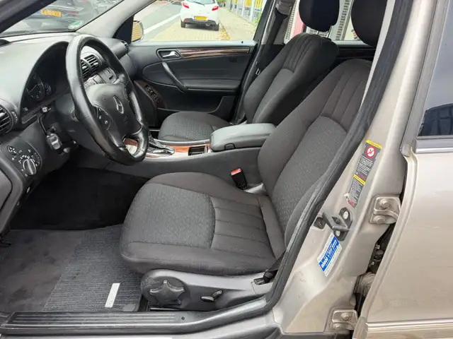 Mercedes-Benz C-Class view 10