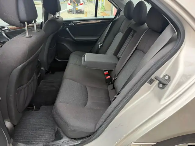 Mercedes-Benz C-Class view 12