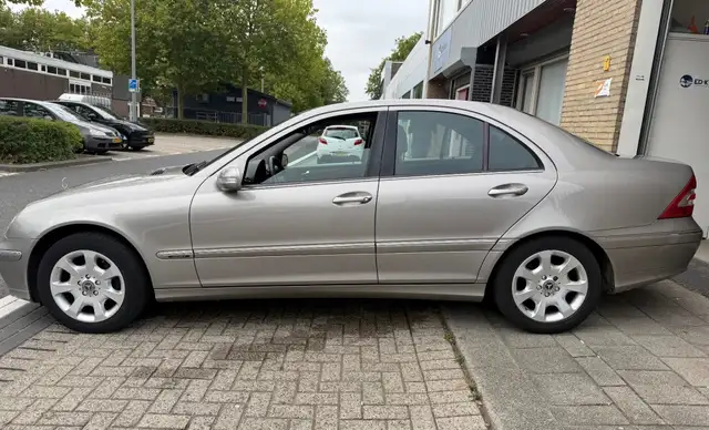 Mercedes-Benz C-Class view 14