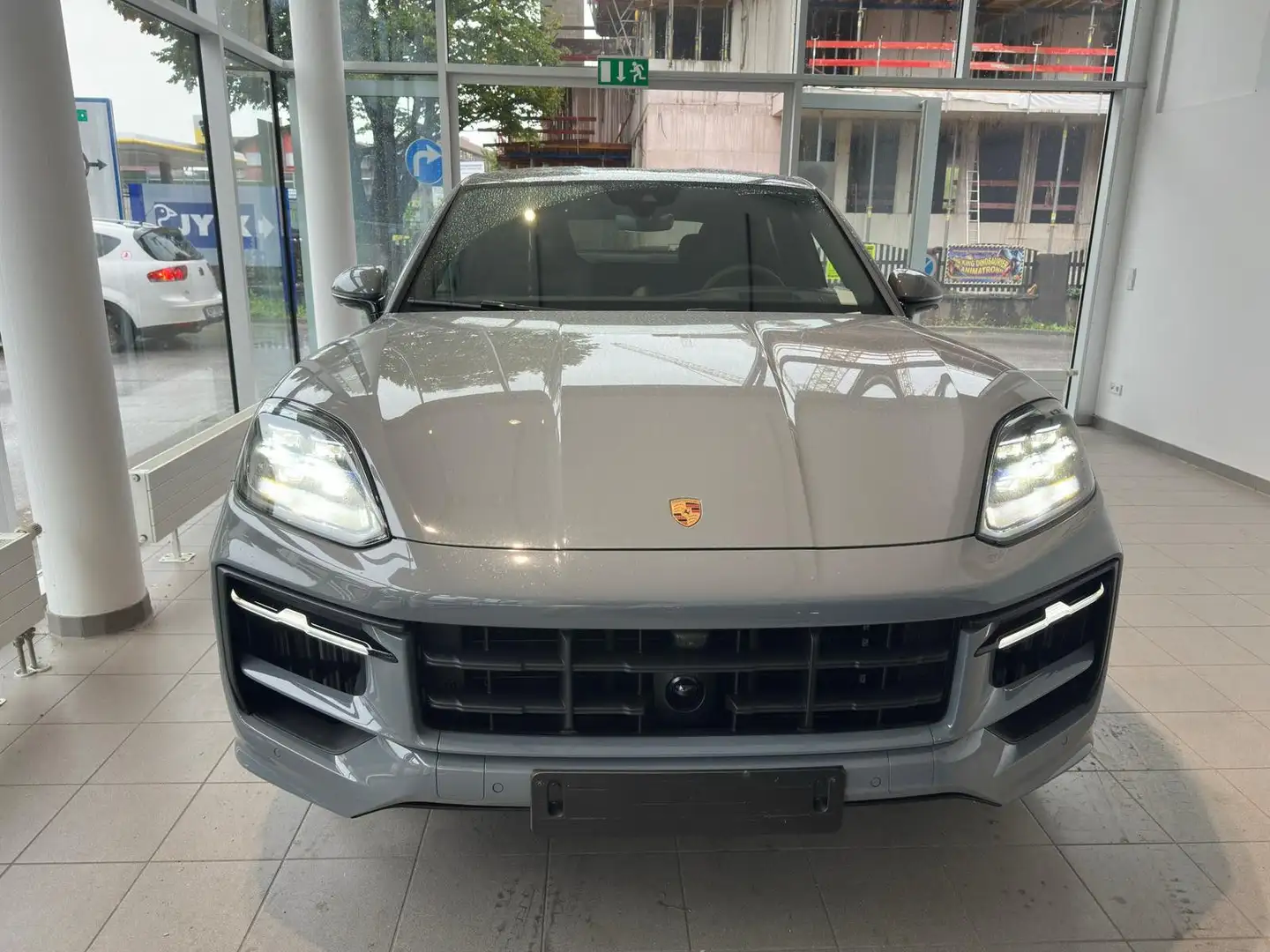 Porsche Cayenne Coupe GTS/gr-sw/Sport/ACC/18W/22 Grau - 2