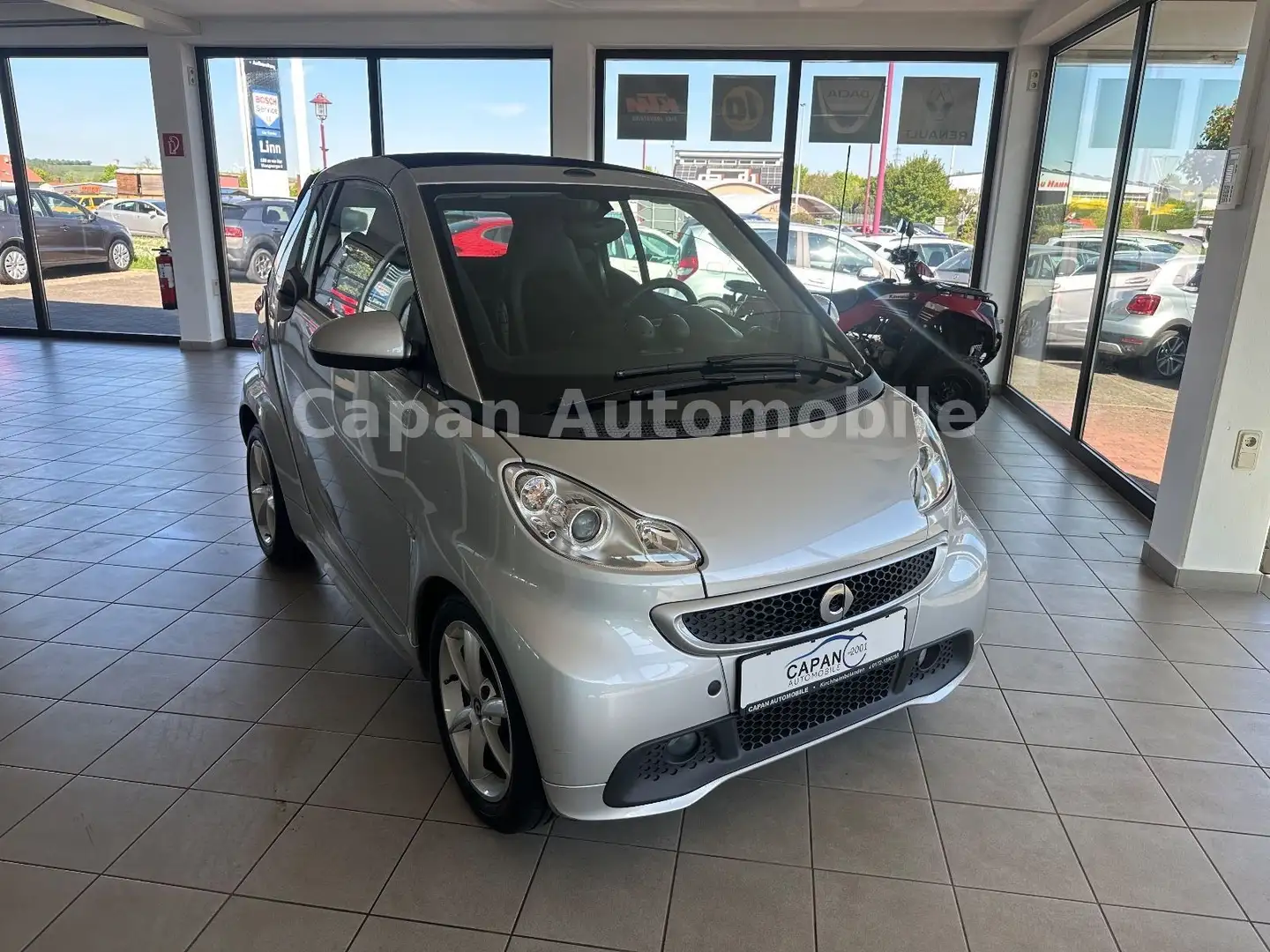 smart forTwo fortwo cabrio Micro Hybrid Drive 52kW EU5 Silber - 1