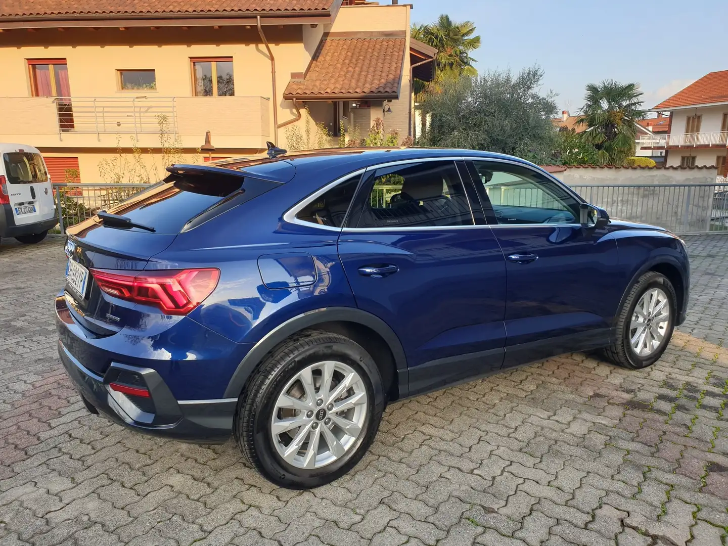 Audi Q3 Sportback 40  tfsi Business Plus quattro s-tronic Bleu - 1