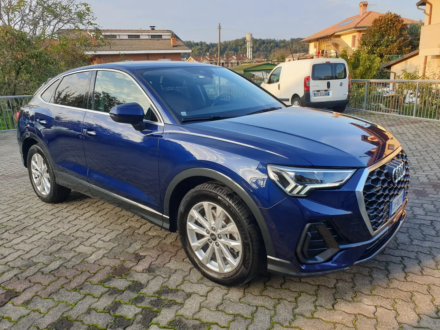 Audi Q3 Sportback 40  tfsi Business Plus quattro s-tronic Bleu - 2