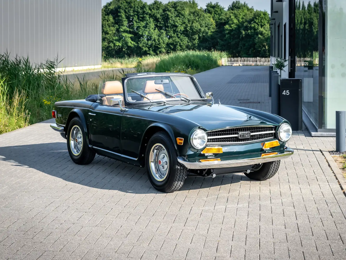 Triumph TR6 Body off restoration - NEW Vert - 1