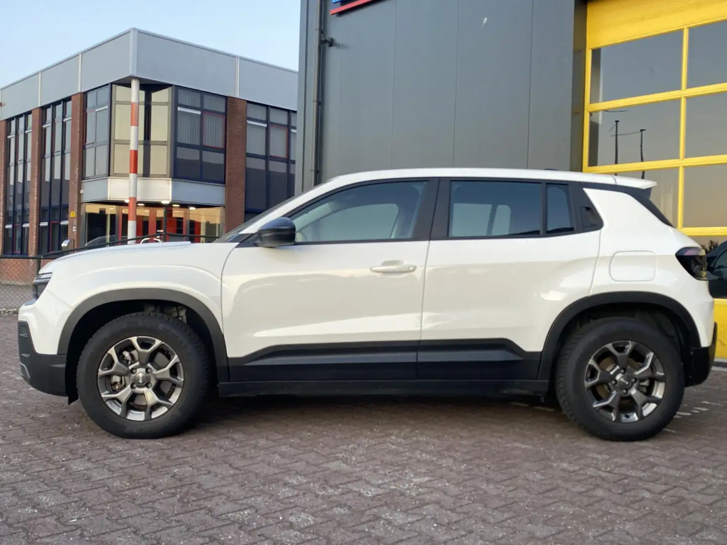 Jeep Avenger Longitude 54 kWh Blanc - 2