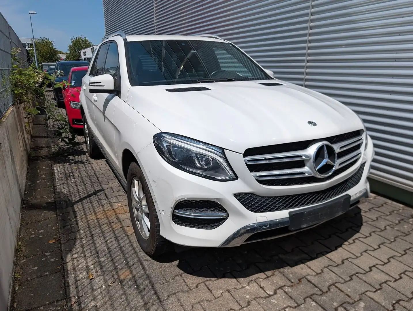 Mercedes-Benz GLE 250 d 4Matic Navi. RFK. Sitzh. AHK. BT Weiß - 1