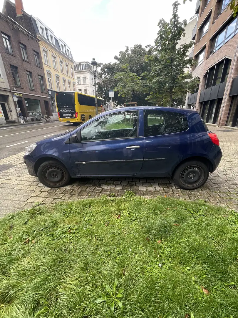 Renault Clio - 1
