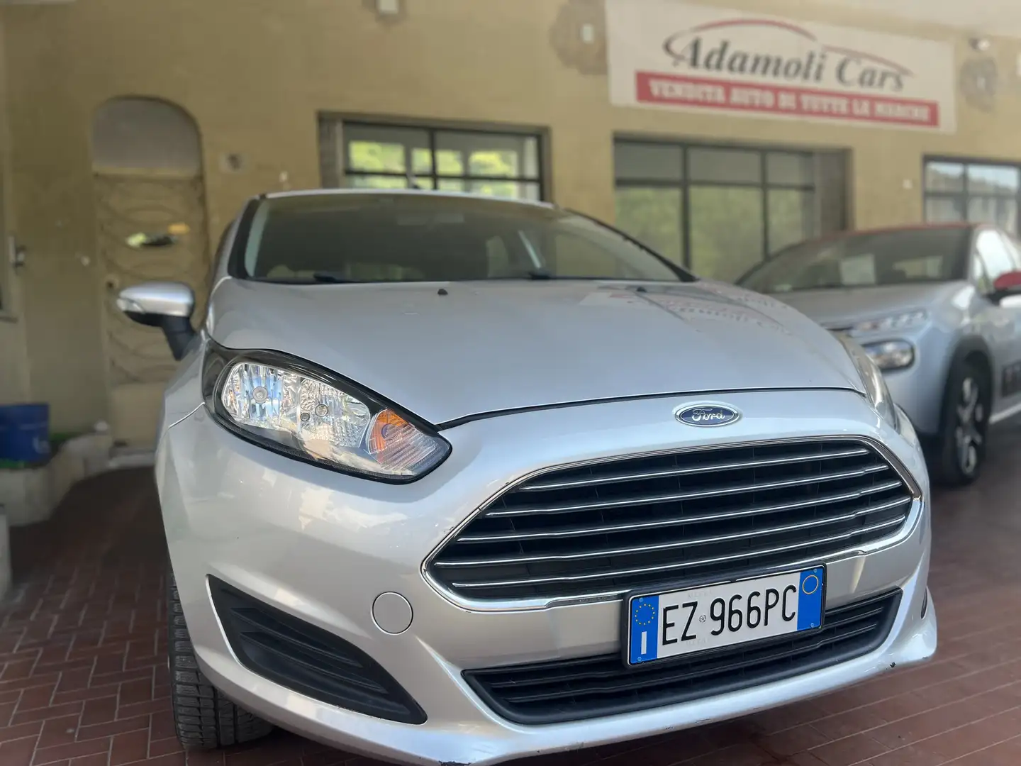 Ford Fiesta 5p 1.0 Plus 80cv E6 Plateado - 2