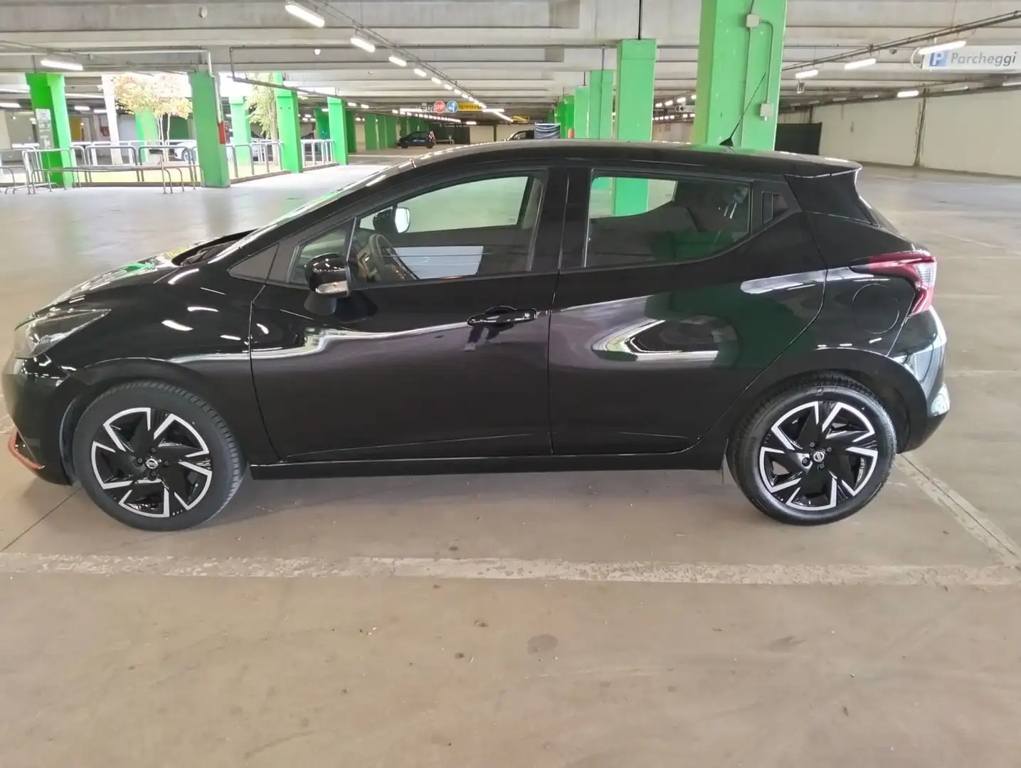 Nissan Micra Micra 1.0 ig-t Acenta 92cv benzina Nero - 2