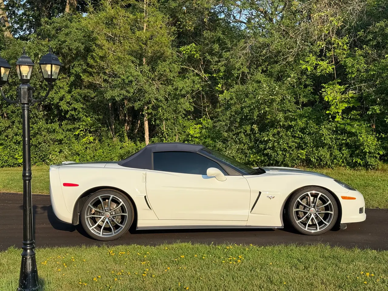 Chevrolet Corvette photo Chevrolet Corvette