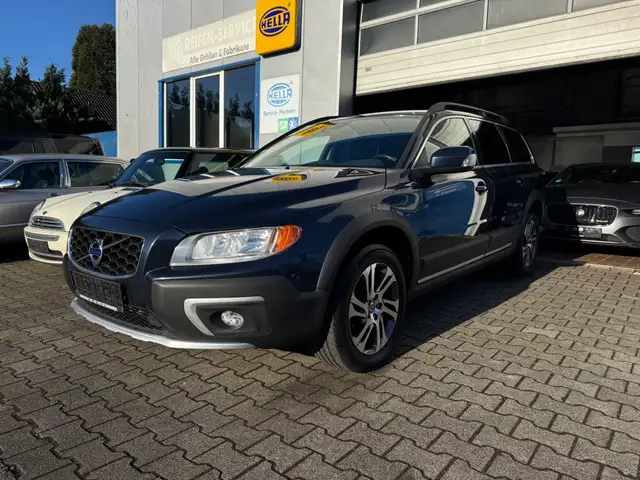 Volvo XC70 Momentum 2WD*FACE LIFT*NAVI*LEDER*