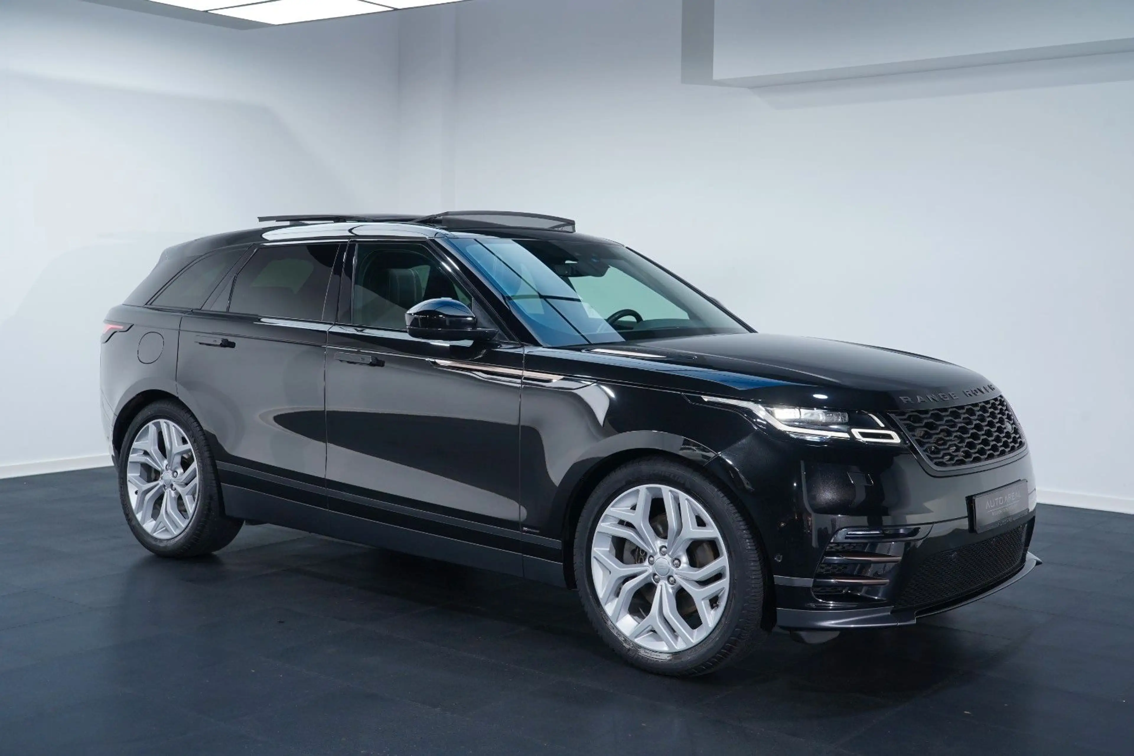 Land Rover Range Rover Velar R-Dynamic SE ACC/360/PANO/MERI — photo 7