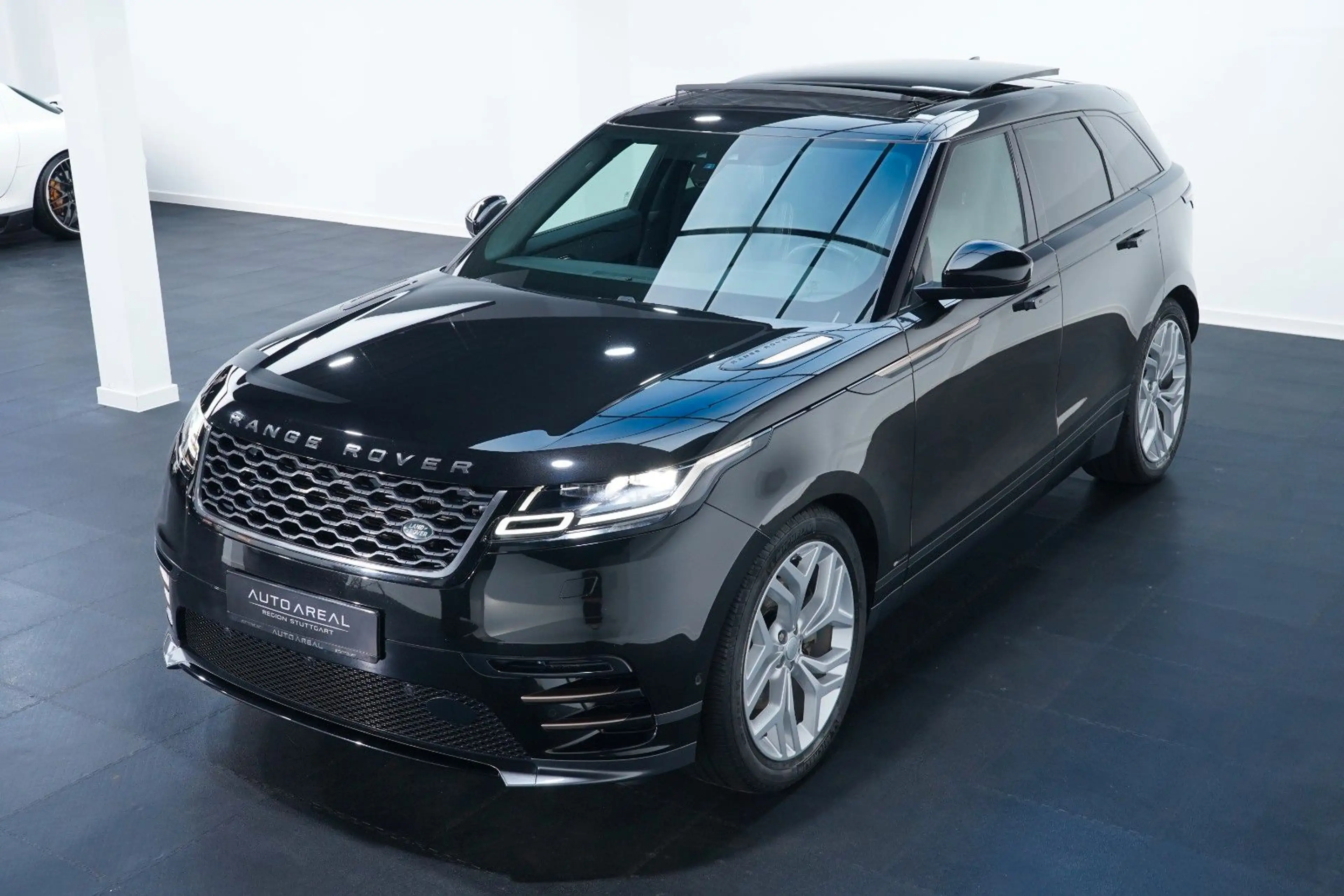 Land Rover Range Rover Velar R-Dynamic SE ACC/360/PANO/MERI — photo 4