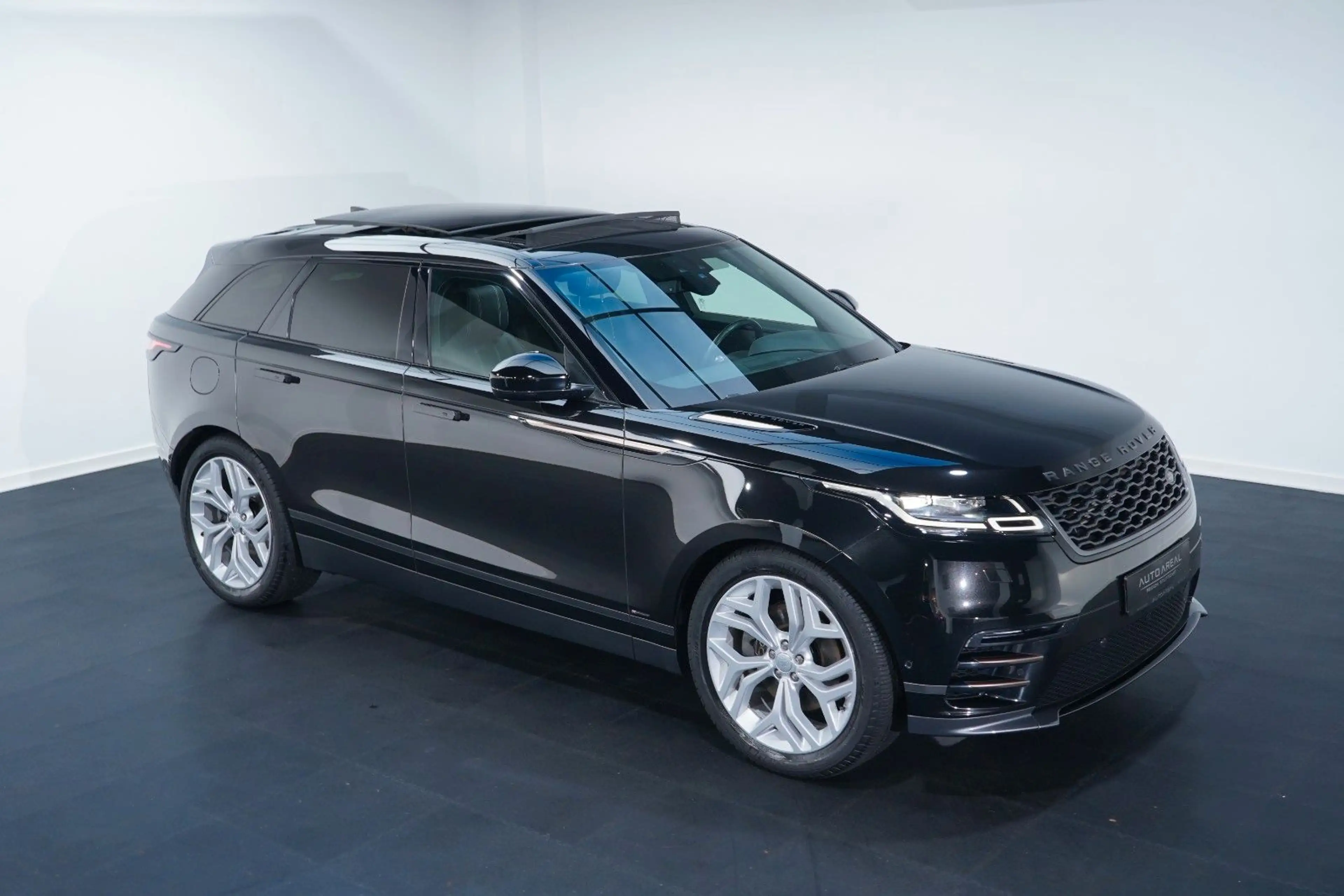 Land Rover Range Rover Velar R-Dynamic SE ACC/360/PANO/MERI — photo 9