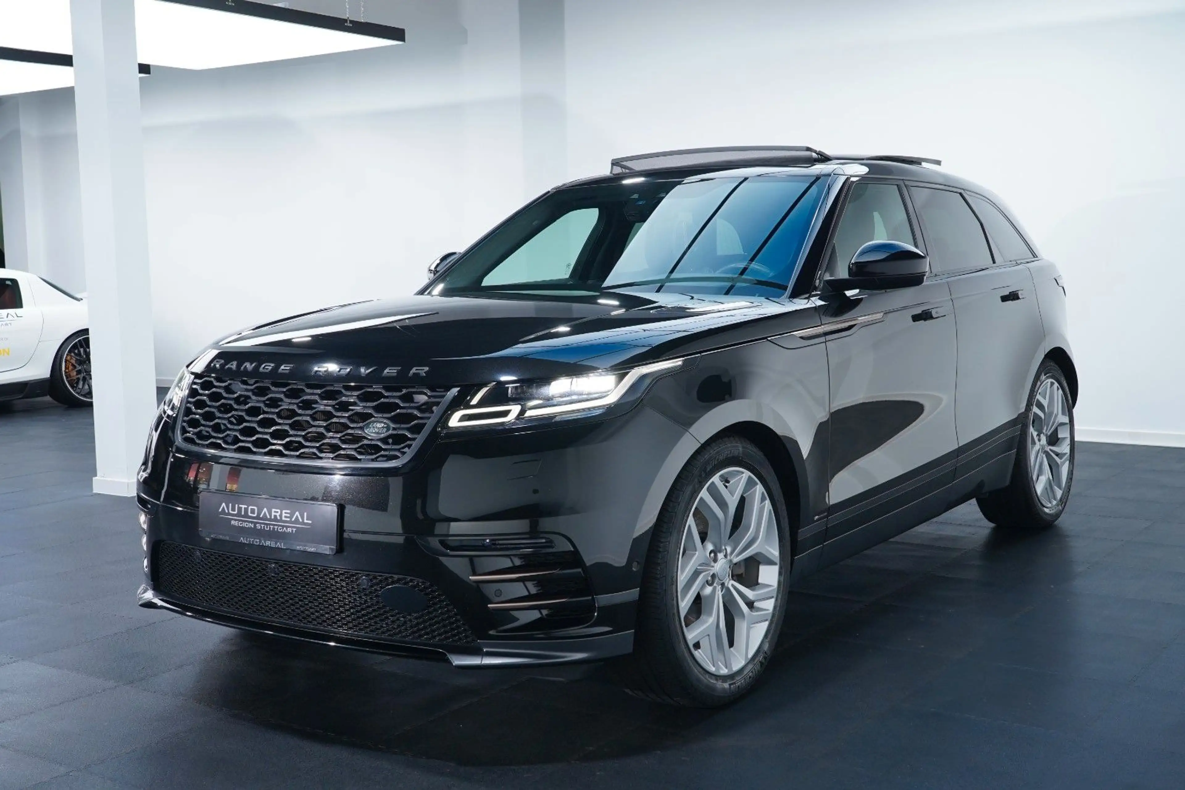 Land Rover Range Rover Velar R-Dynamic SE ACC/360/PANO/MERI — photo 8