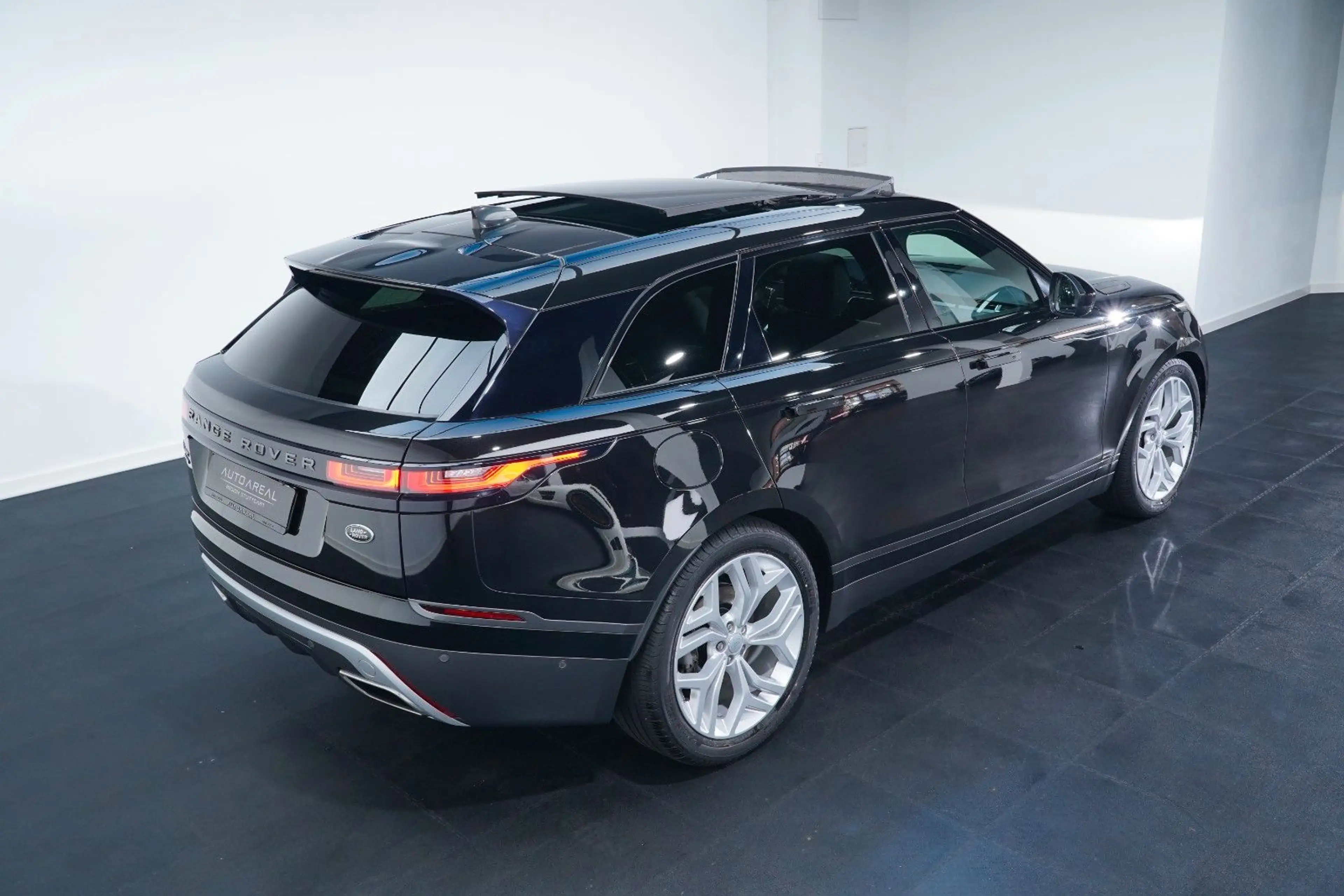 Land Rover Range Rover Velar R-Dynamic SE ACC/360/PANO/MERI — photo 11