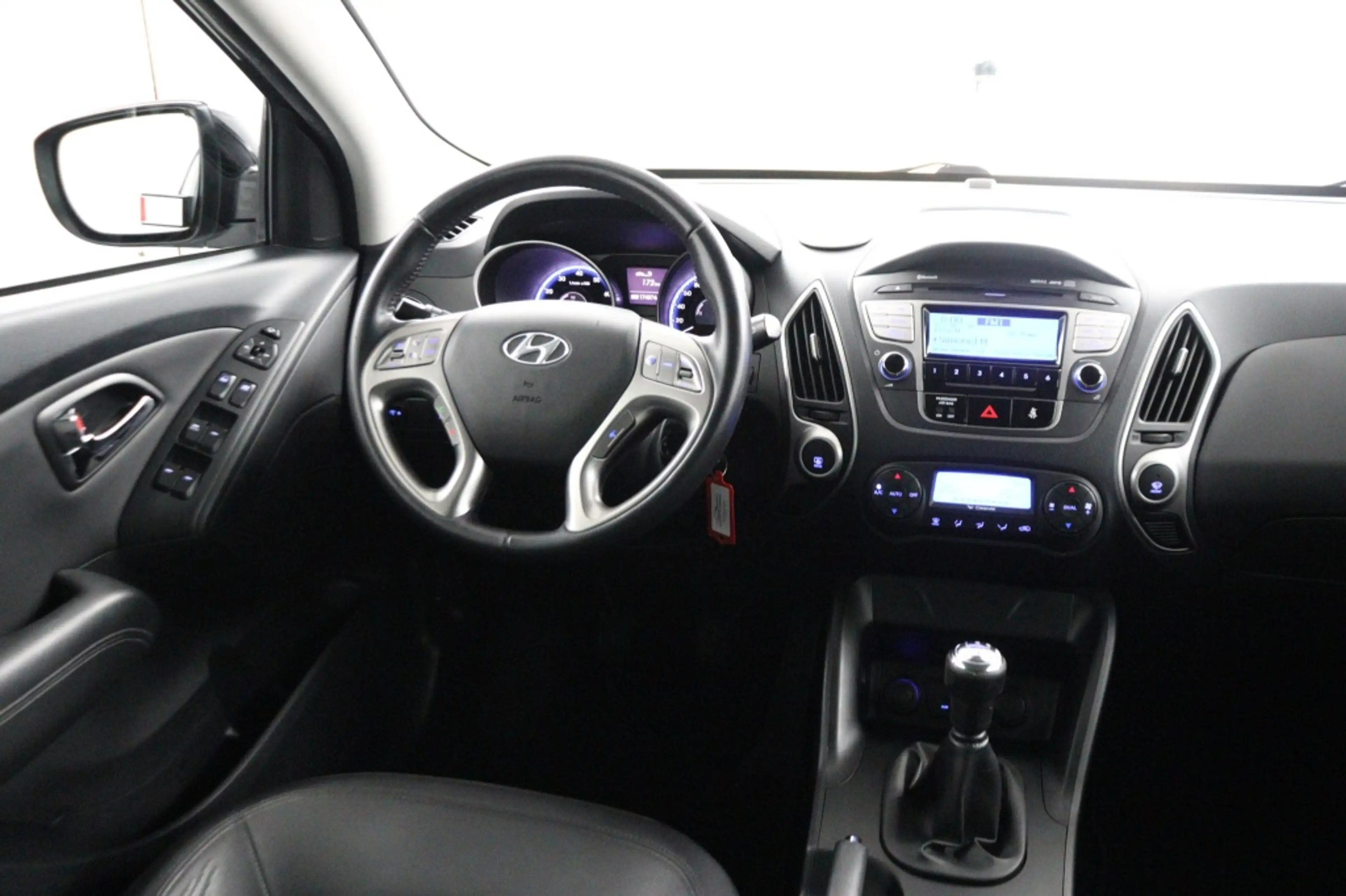 Hyundai iX35 2.0i Style — photo 49